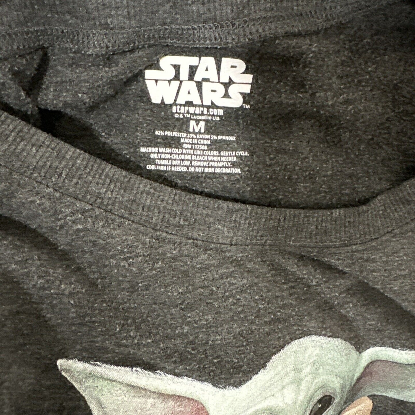 Men’s Gray Star Wars Medium The Mandalorian Long Sleeve Shirt