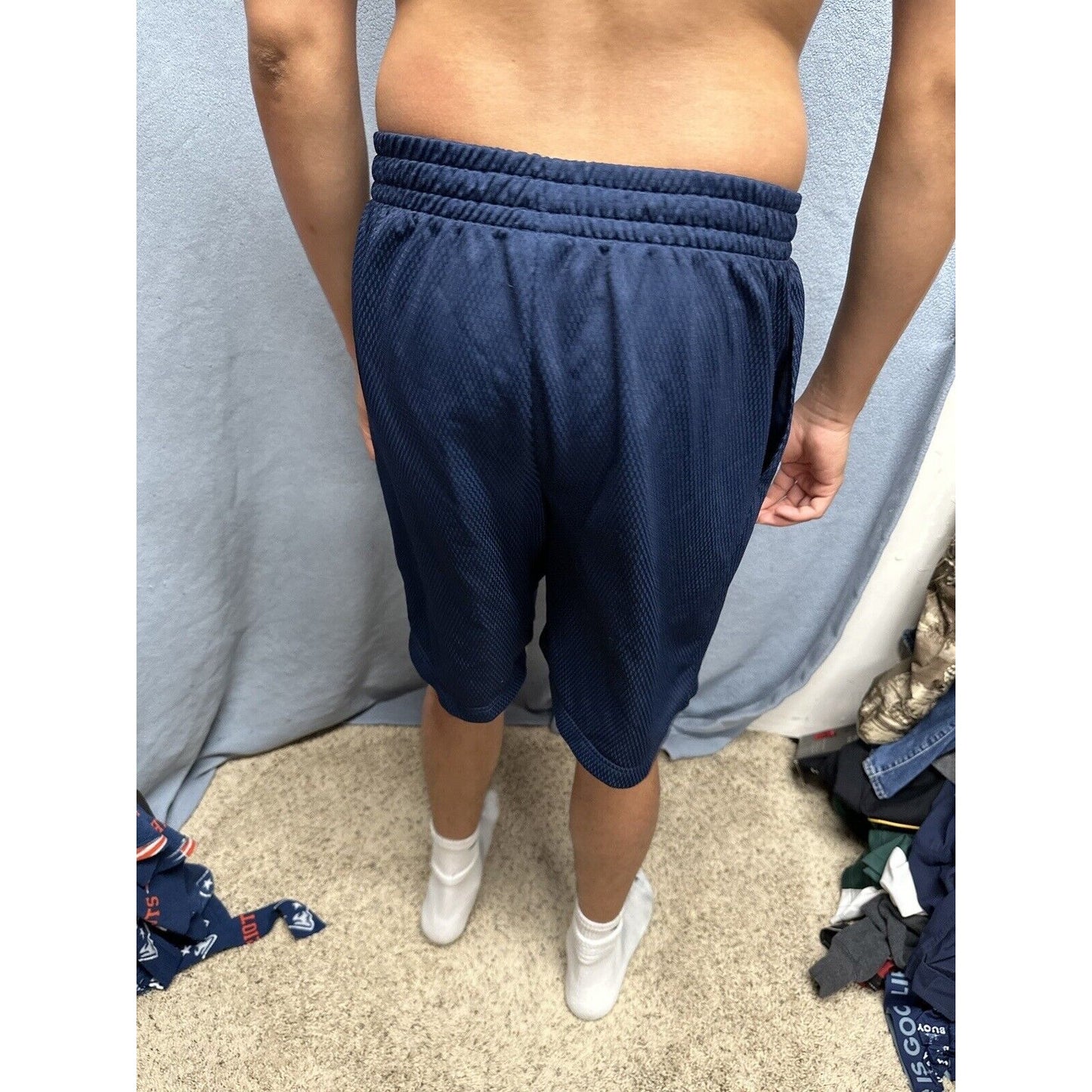 Men’s Dark Blue Athletic Works Medium Shorts 32-34 With Pockets