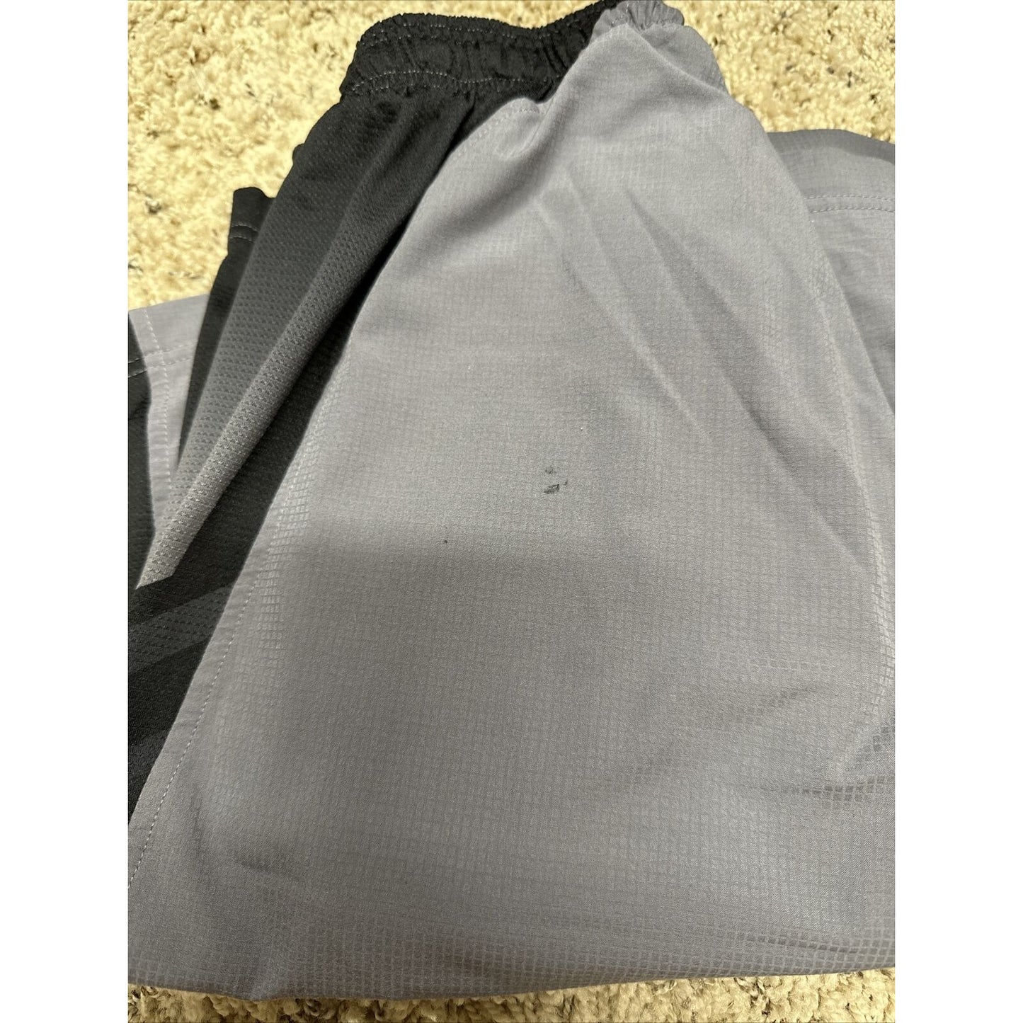 Men’s Gray And Black Under Armour Small Athletic Shorts