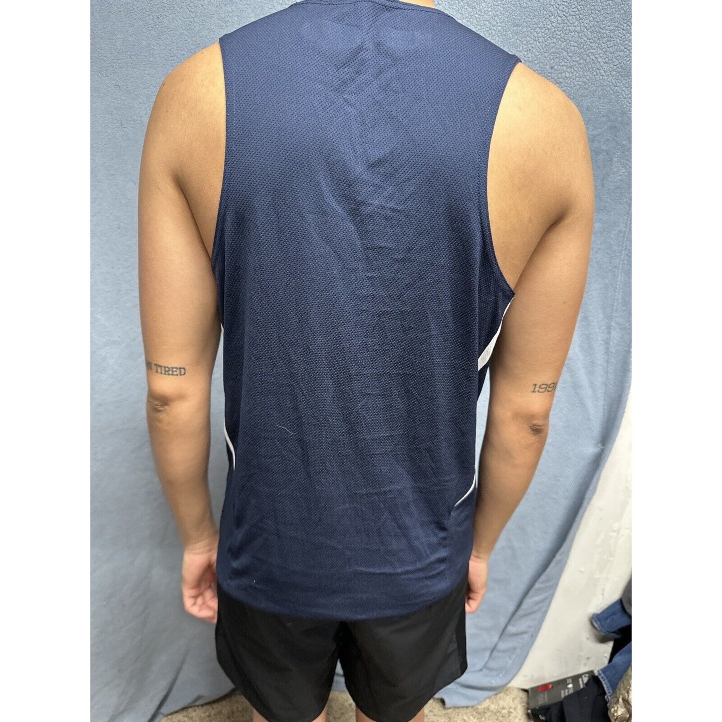 Men’s Blue Under Armour Muscle Shirt Tank Top Shirt Large
