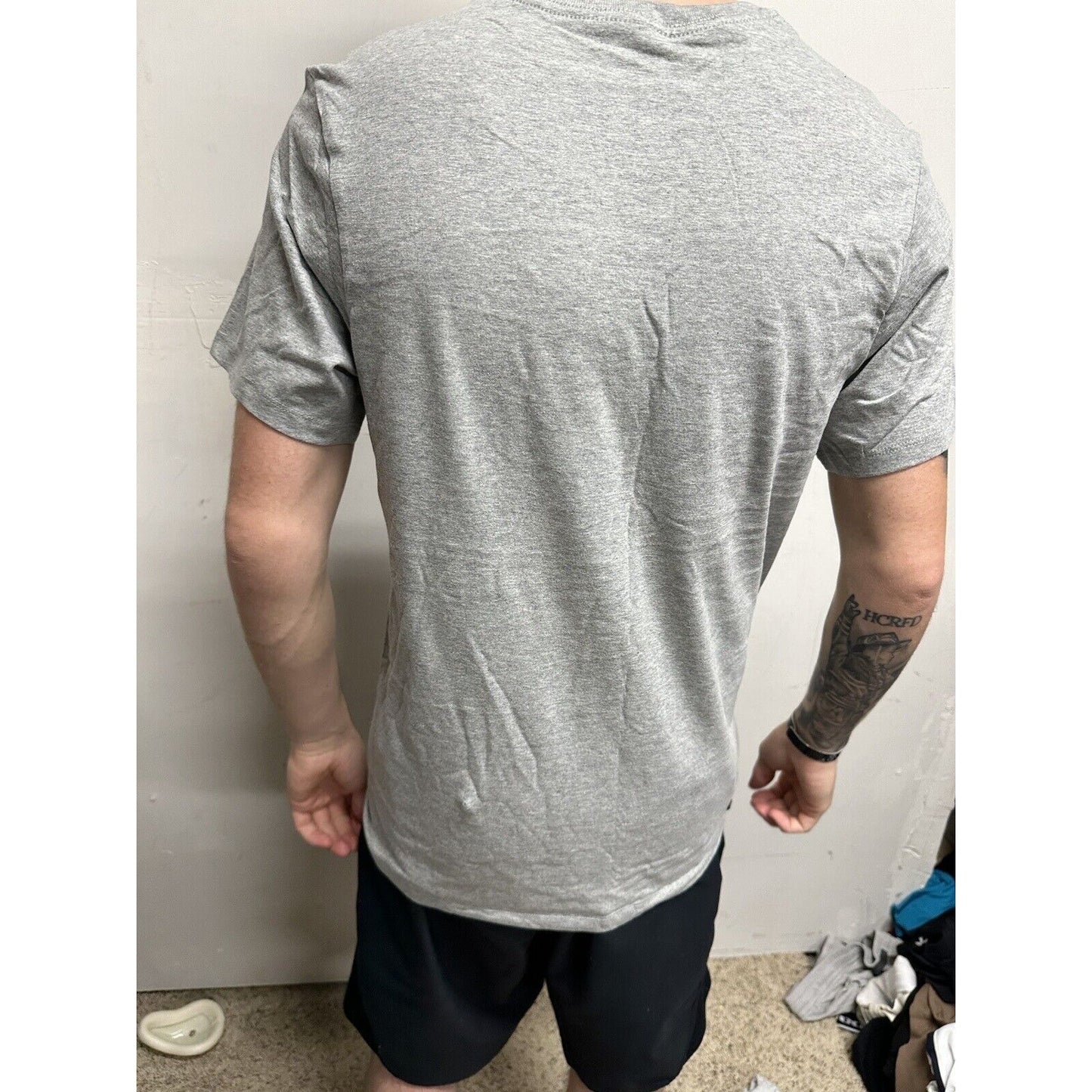 Men’s Gray Small Calvin Klein Classic Fit Tshirt