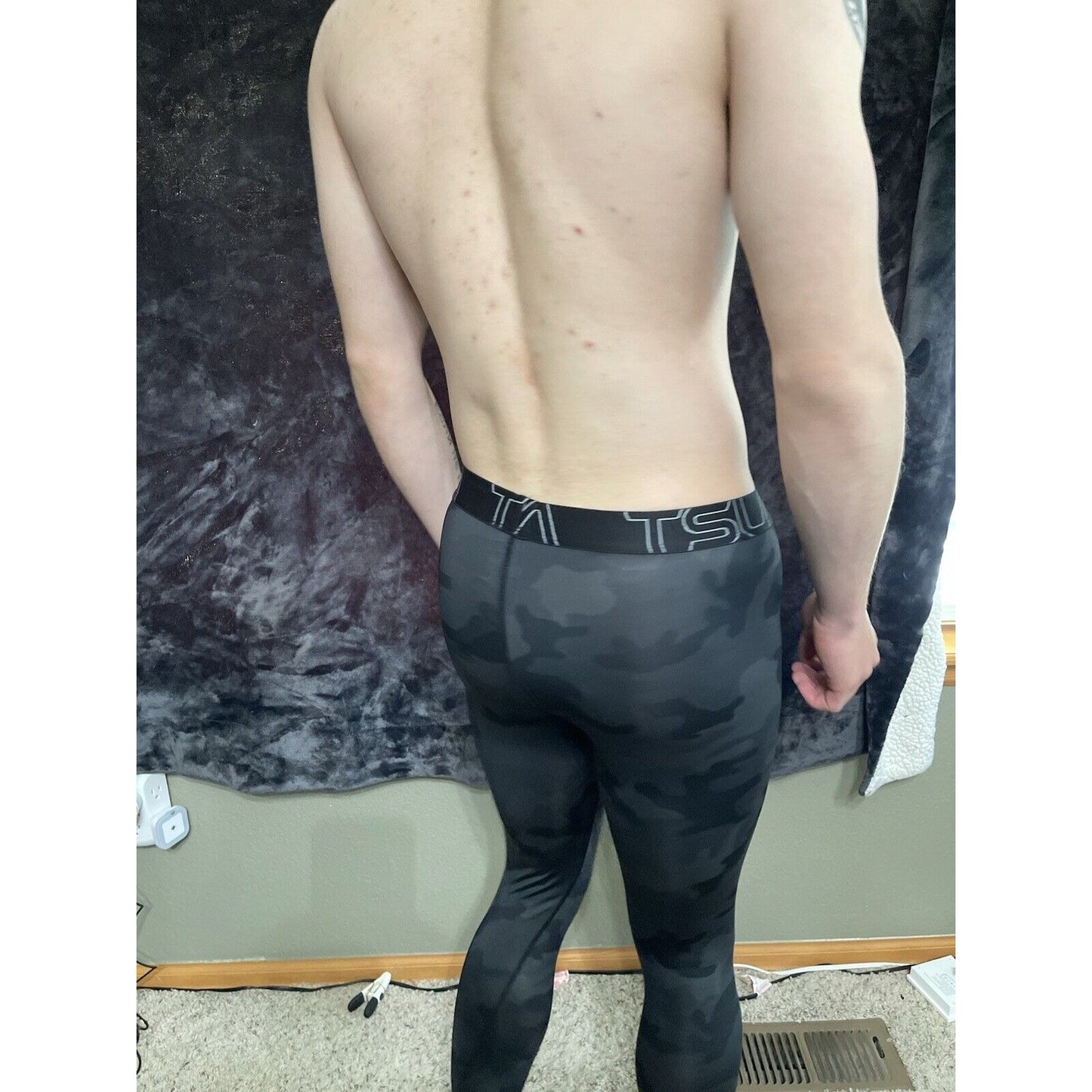 Men’s Medium Dark Gray Camo TSLA Base Layer Compression Pants