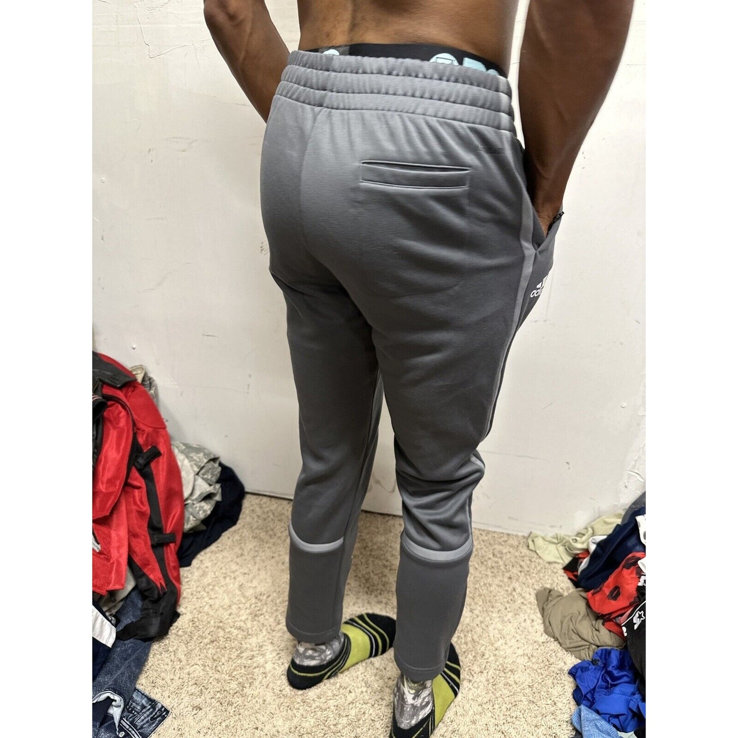 Men’s Adidas Gray Eagles Sweat Pants Fits Small Listed As Medium