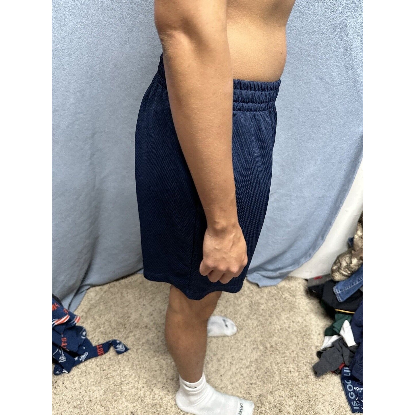 Men’s Dark Blue Athletic Works Medium Shorts 32-34 With Pockets