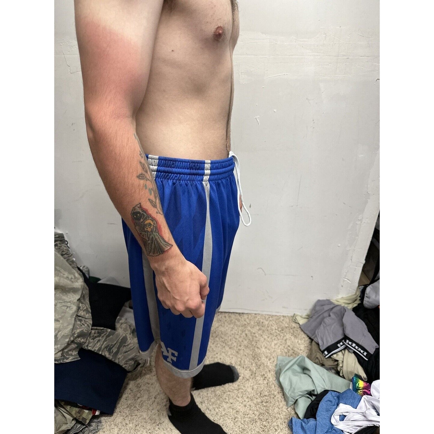 Men’s Blue Nike Medium Shorts Athletic No Pockets