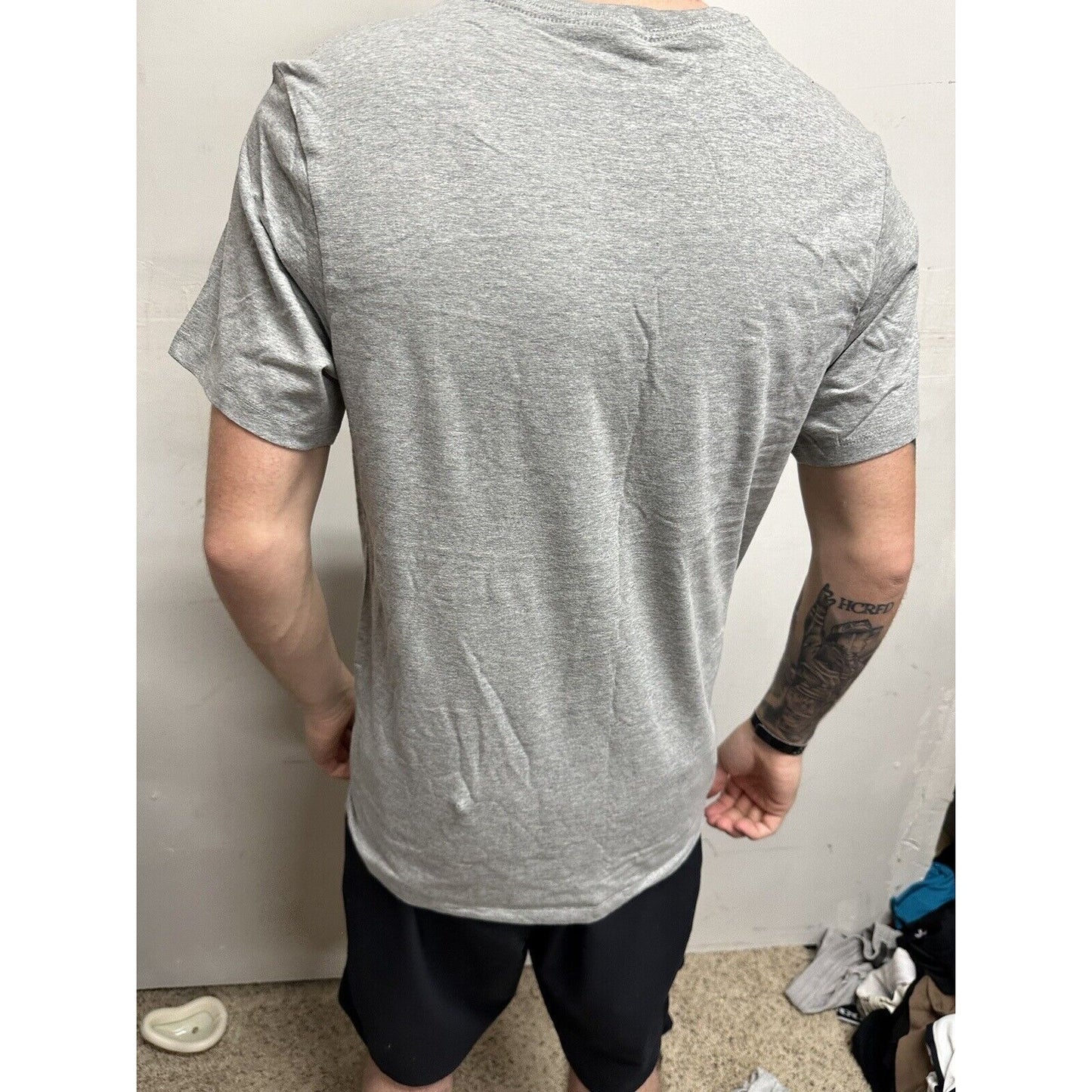 Men’s Gray Small Calvin Klein Classic Fit Tshirt