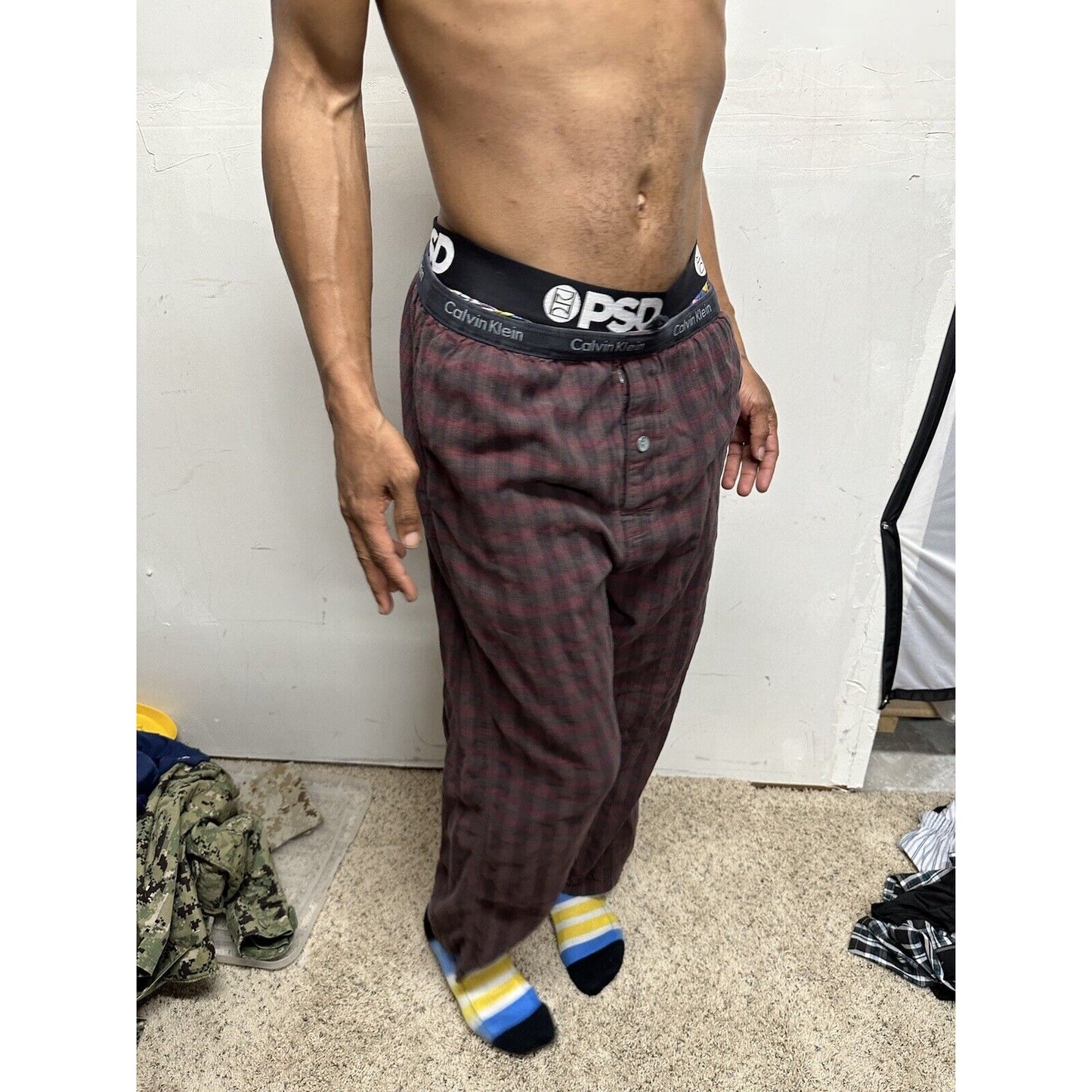 Men’s Calvin Klein Plaid Lounge Pants Medium Pajamas Red And Gray