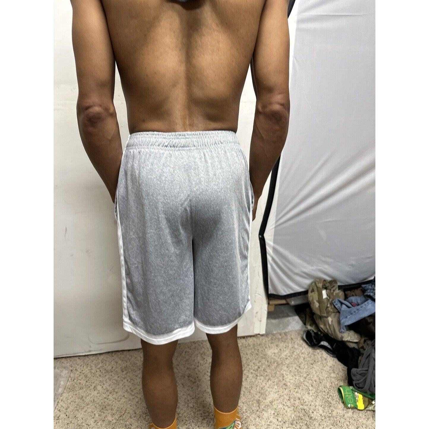 teen boy’s Fila xL Gray Athletic Shorts (18-20)
