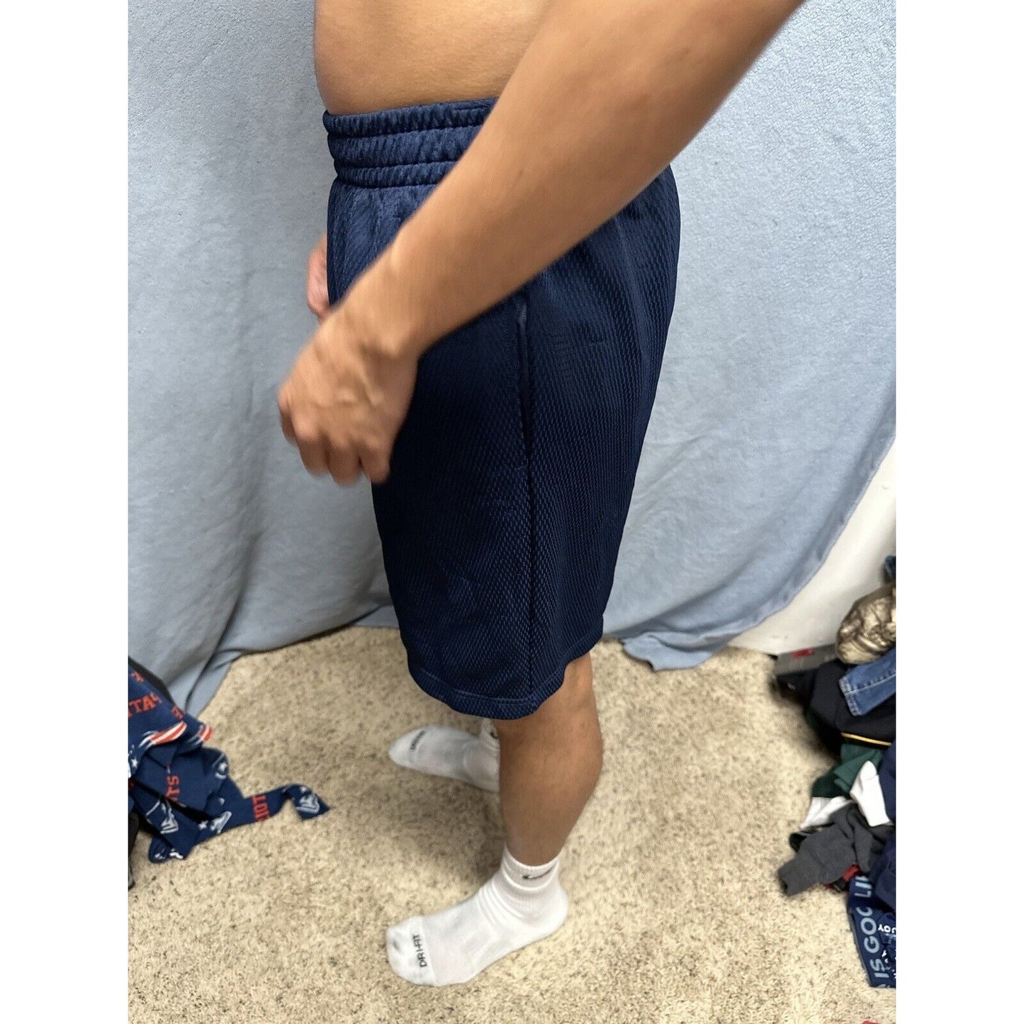 Men’s Dark Blue Athletic Works Medium Shorts 32-34 With Pockets