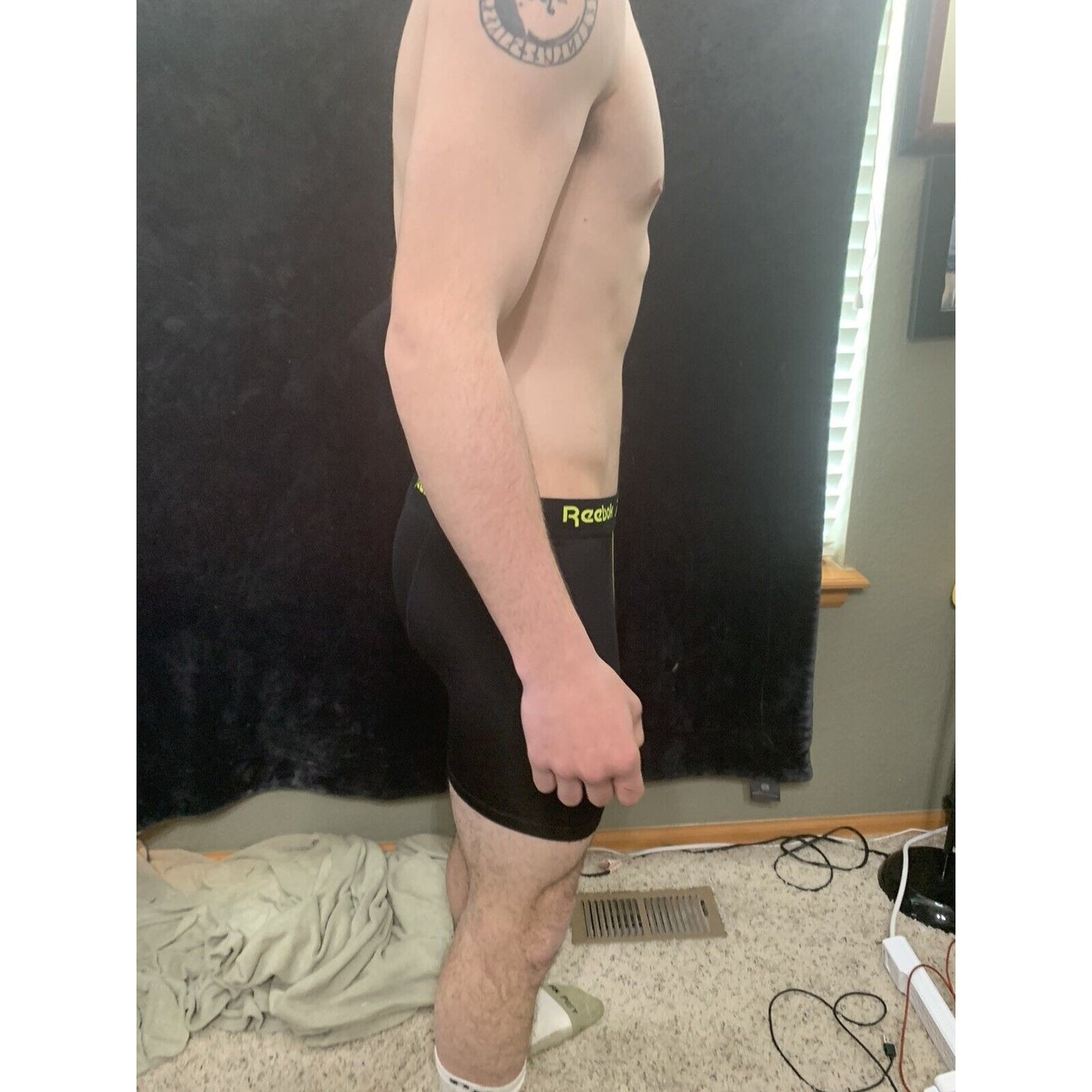 Men’s Reebox Black Compression Shorts Medium 10% Spandex With Yellow Band