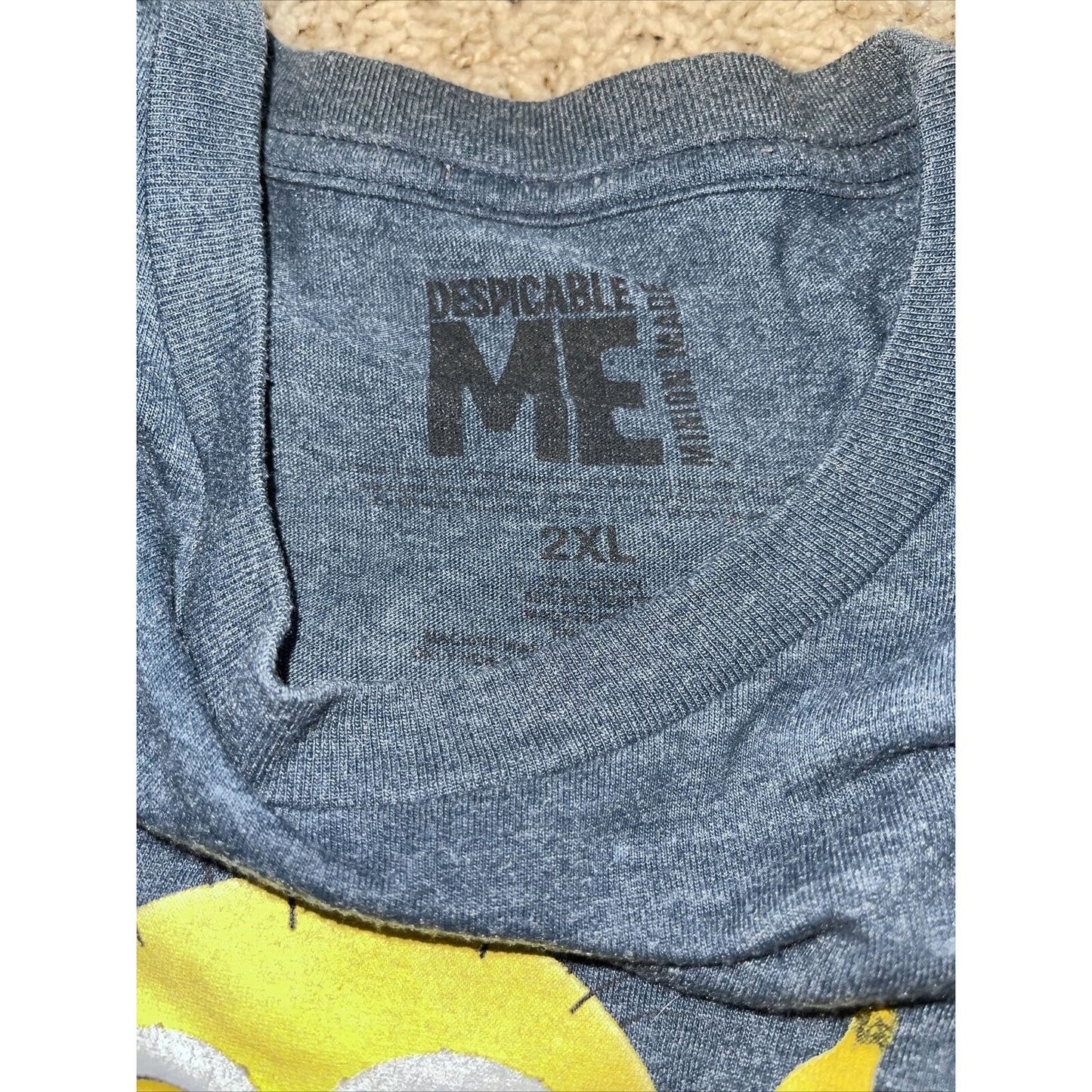 Men’s 2XL Despicable Me Minions Banana blue t shirt