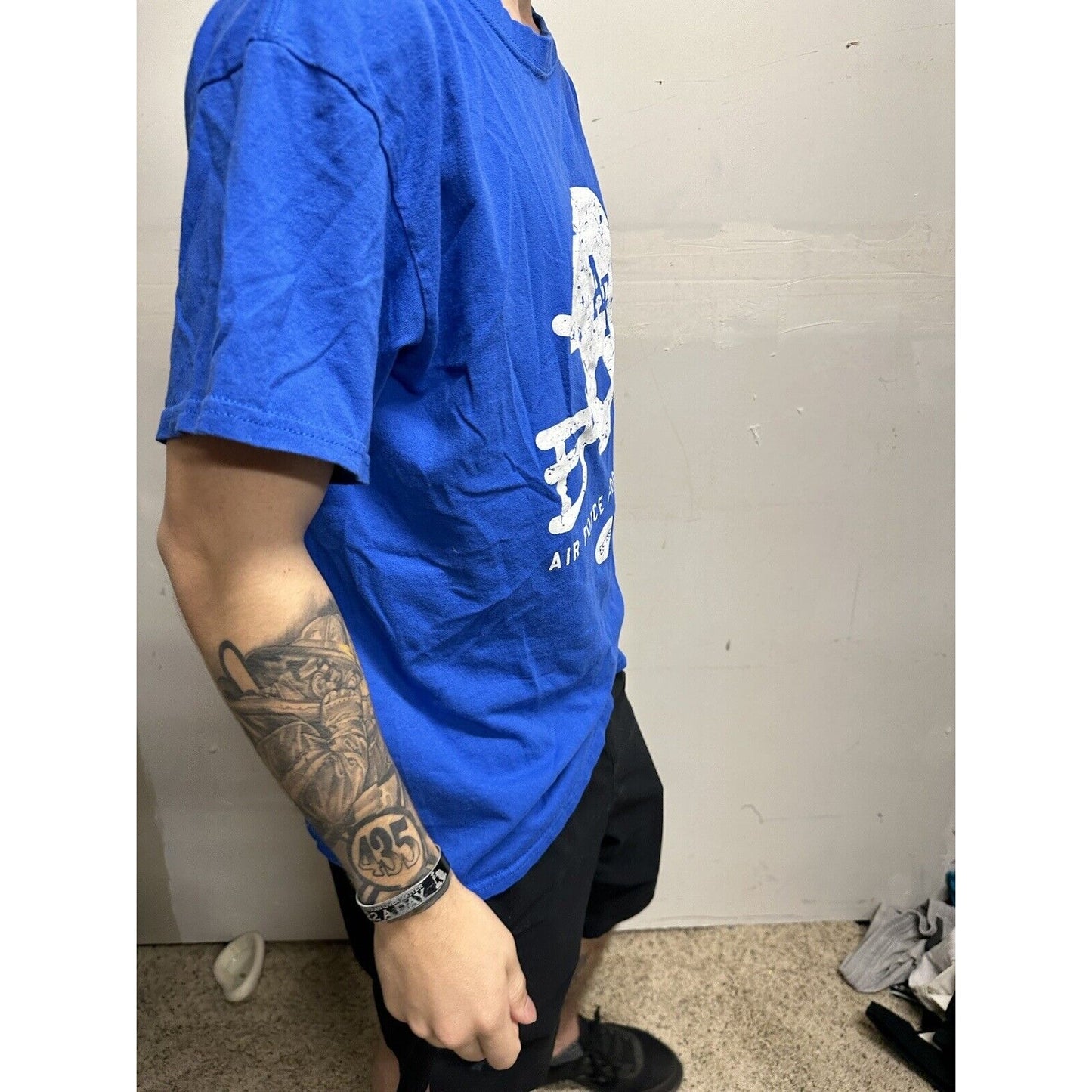 Men’s Gildan Blue Large Air Force Football Falcons Tshirt