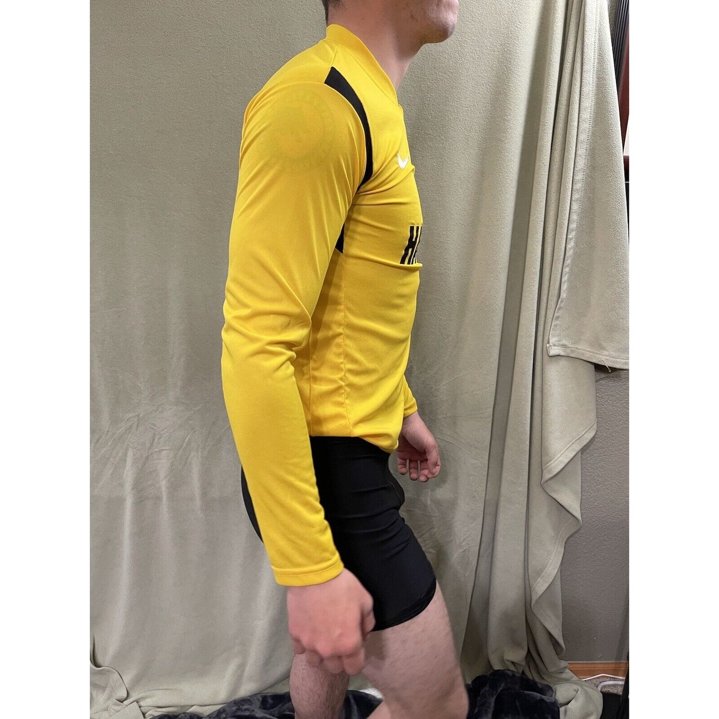 Men’s Nike Hawler Soccer Jersey Long Sleeve Yellow Medium
