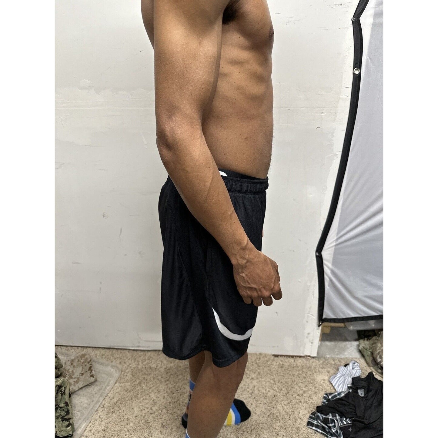 Men’s Under Armour Black Large Shorts Athletic With Pockets