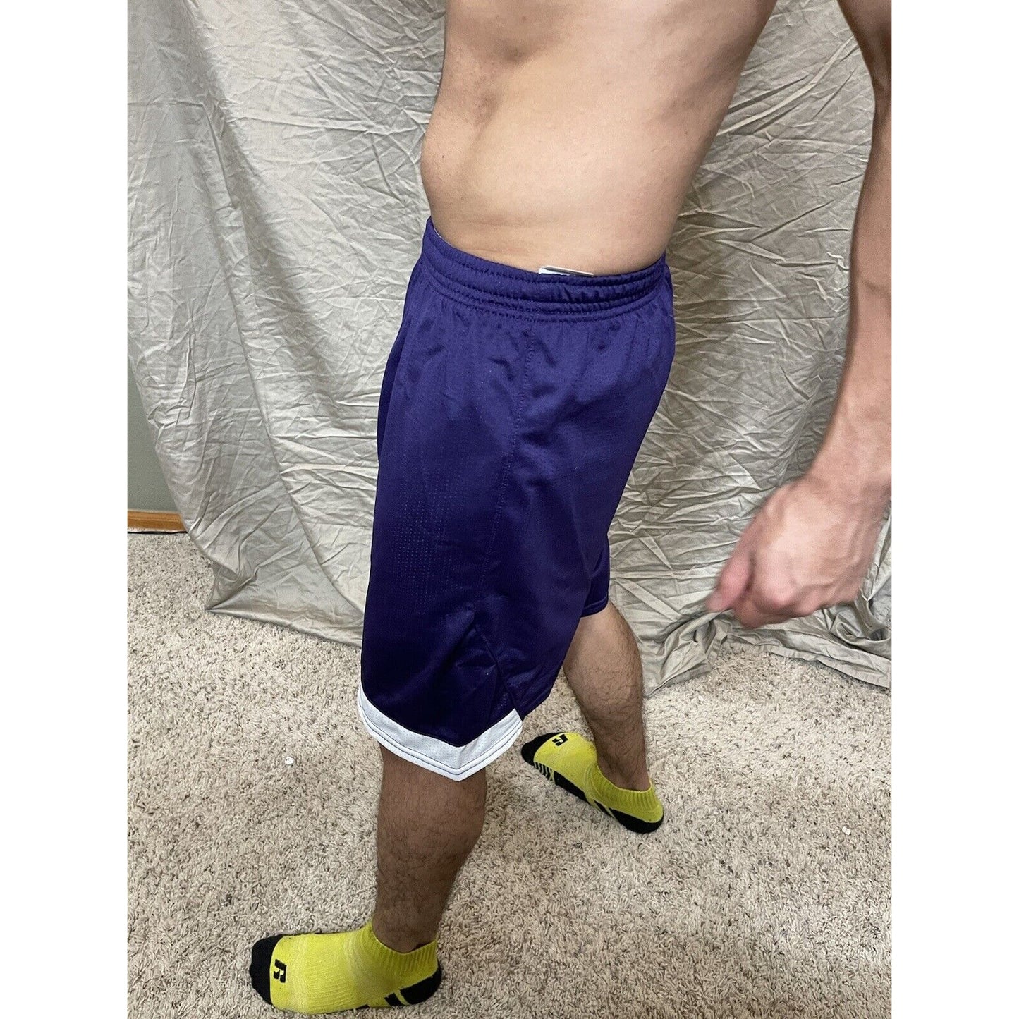 Boy's under armour Youth XL Purple And White Lacrosse style shorts no pockets