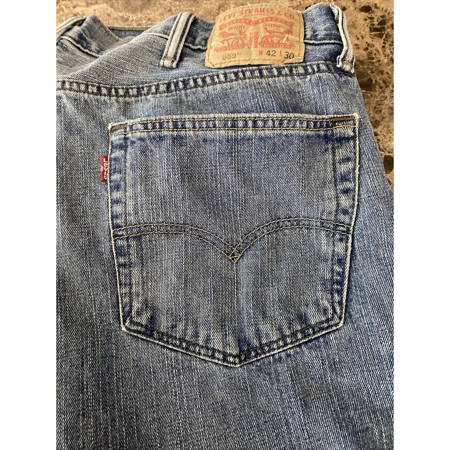 LEVIS 559 Men’s size 42x30 Relaxed Straight Blue Medium-wash Cotton Denim Jeans