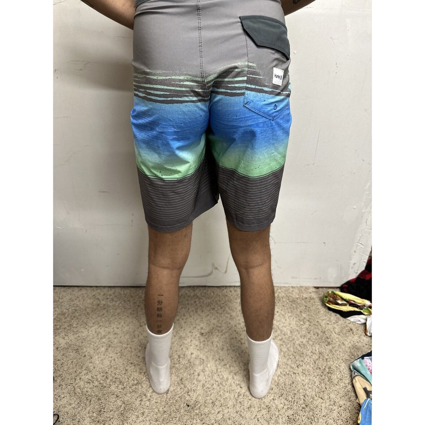 Men’s Hurley Size 34 Board Shorts Swim Trunks Gray Blue Striped