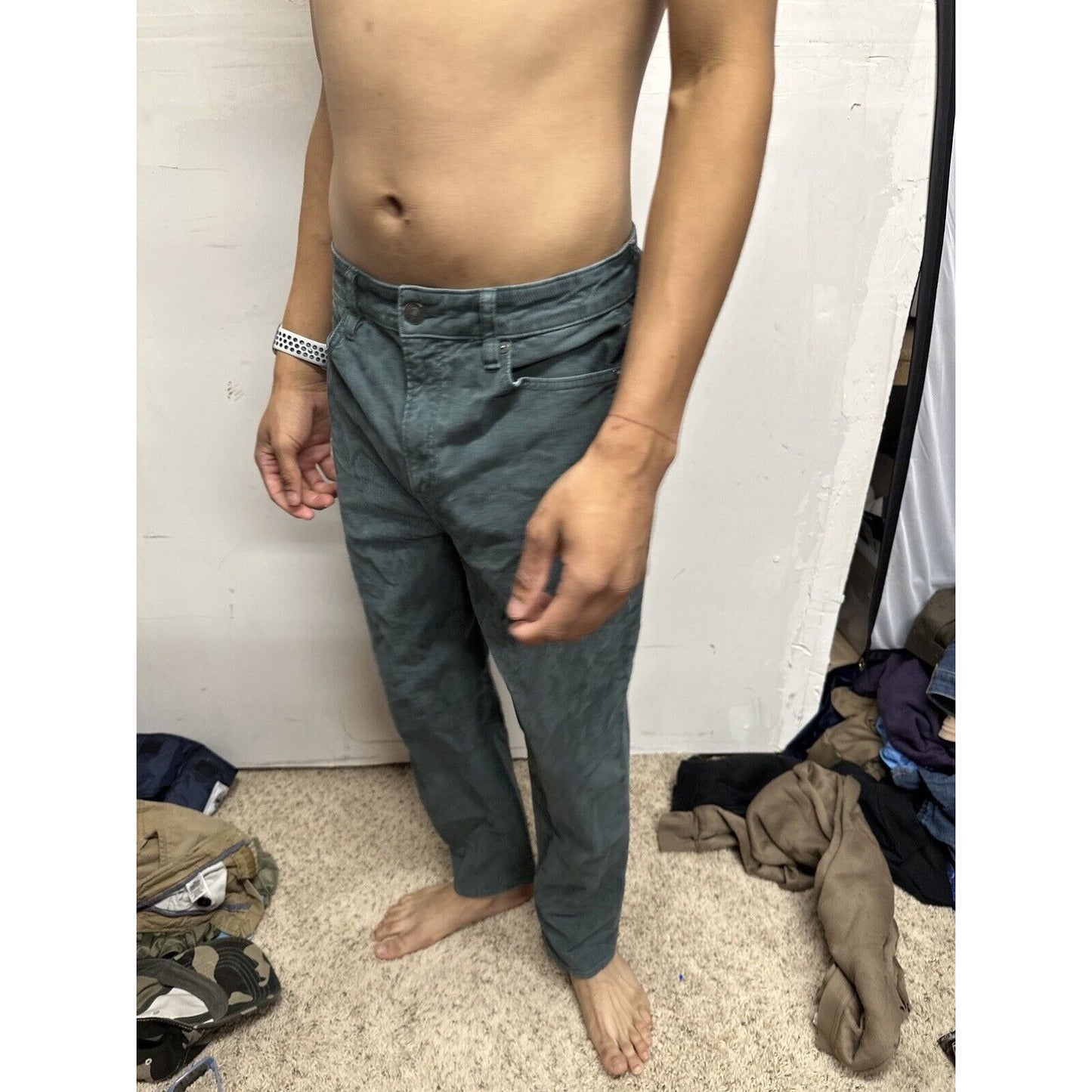 American Eagle 90s Straight Pants Green Corduroy Women's Size 8 Reg Mom Straight