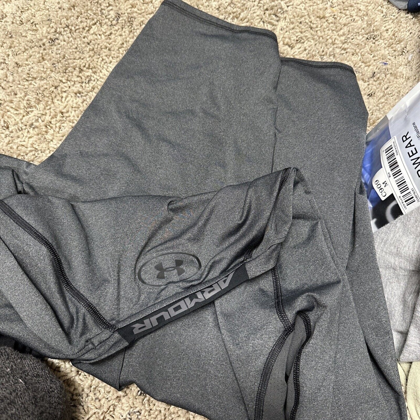 Men’s Large Gray Under Armour Compression Long Sleeve Pullover Shirt Athletic