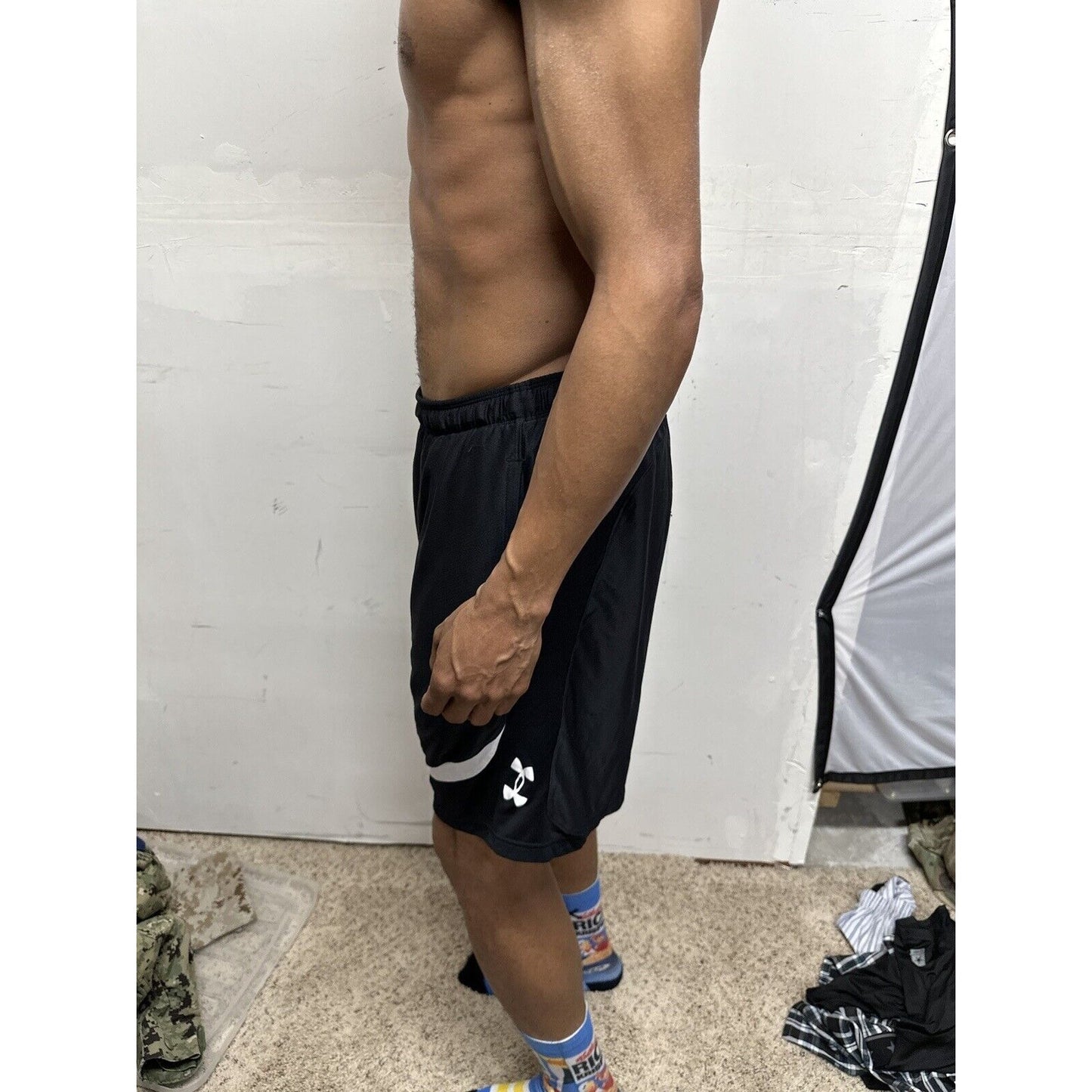 Men’s Under Armour Black Large Shorts Athletic With Pockets