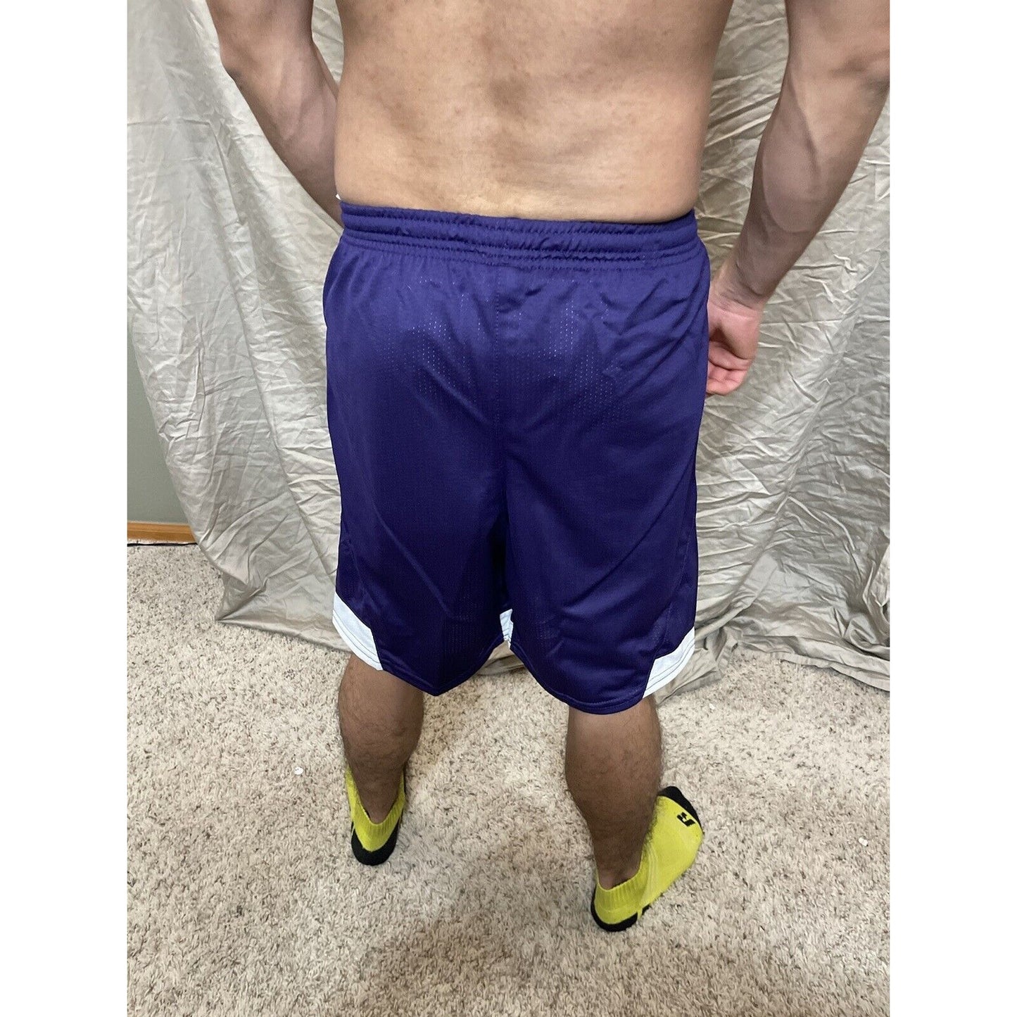 Boy's under armour Youth XL Purple And White Lacrosse style shorts no pockets