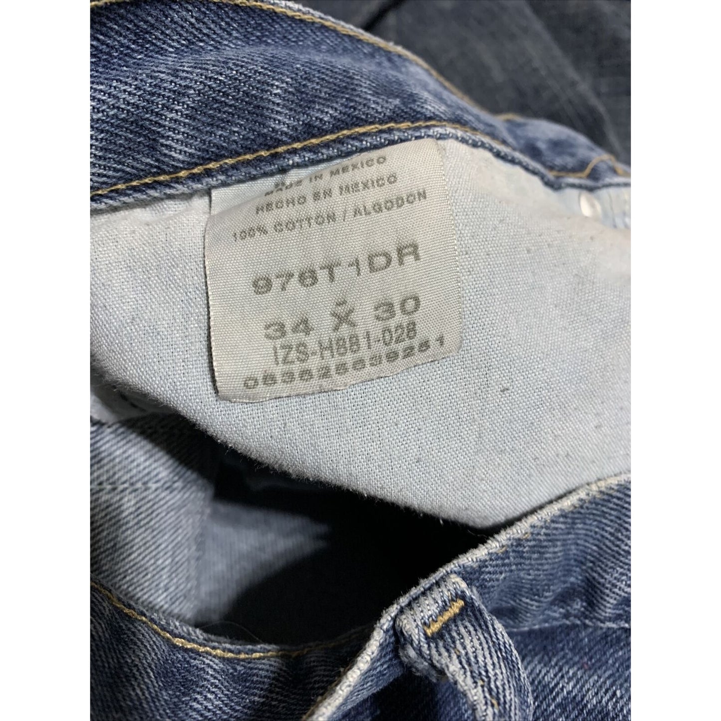 Mens Wrangler 34 x 30 Relaxed FIt Blue Jeans