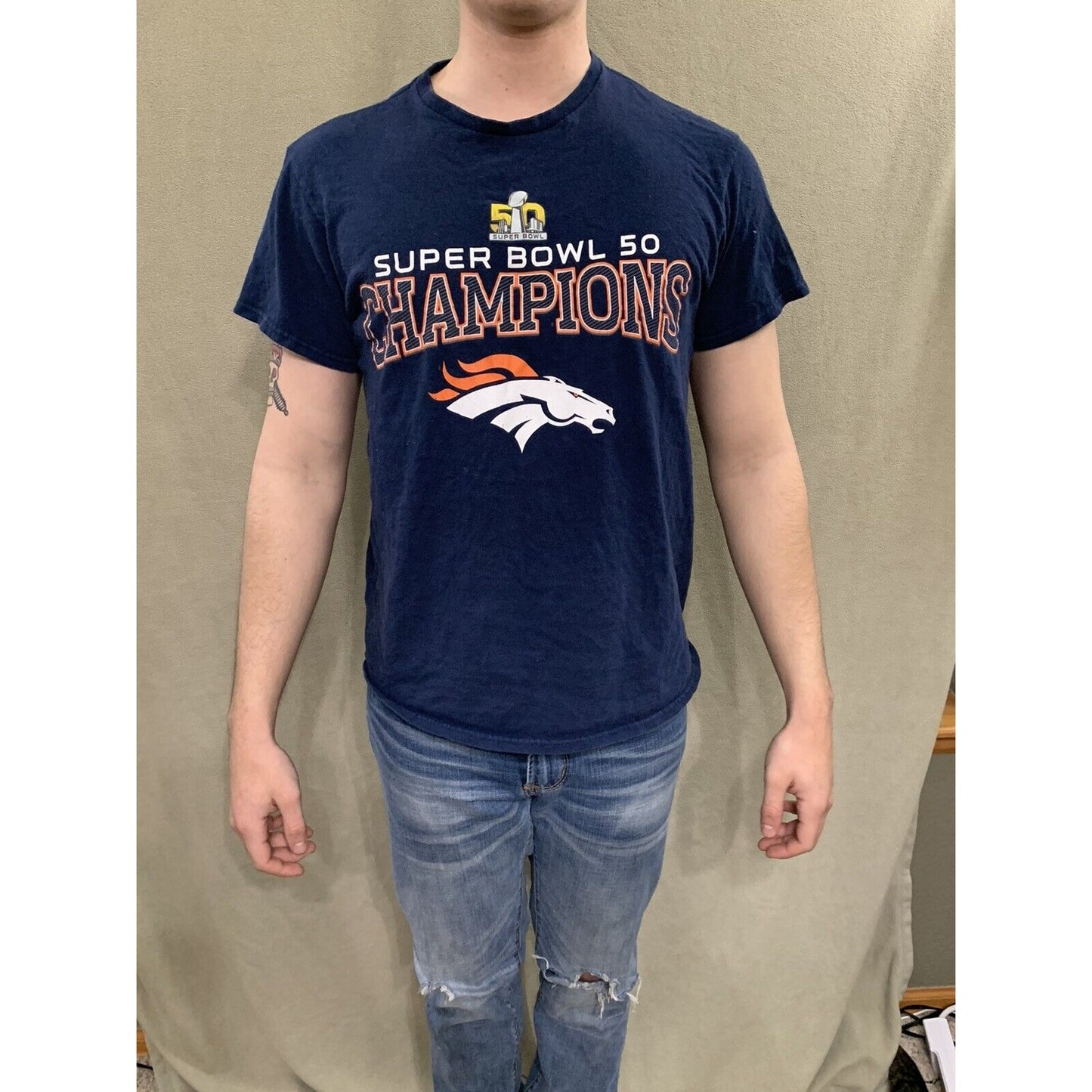 Delta NFL Denver Broncos Super Bowl 50 Champions Blue Orange T-Shirt Size Medium