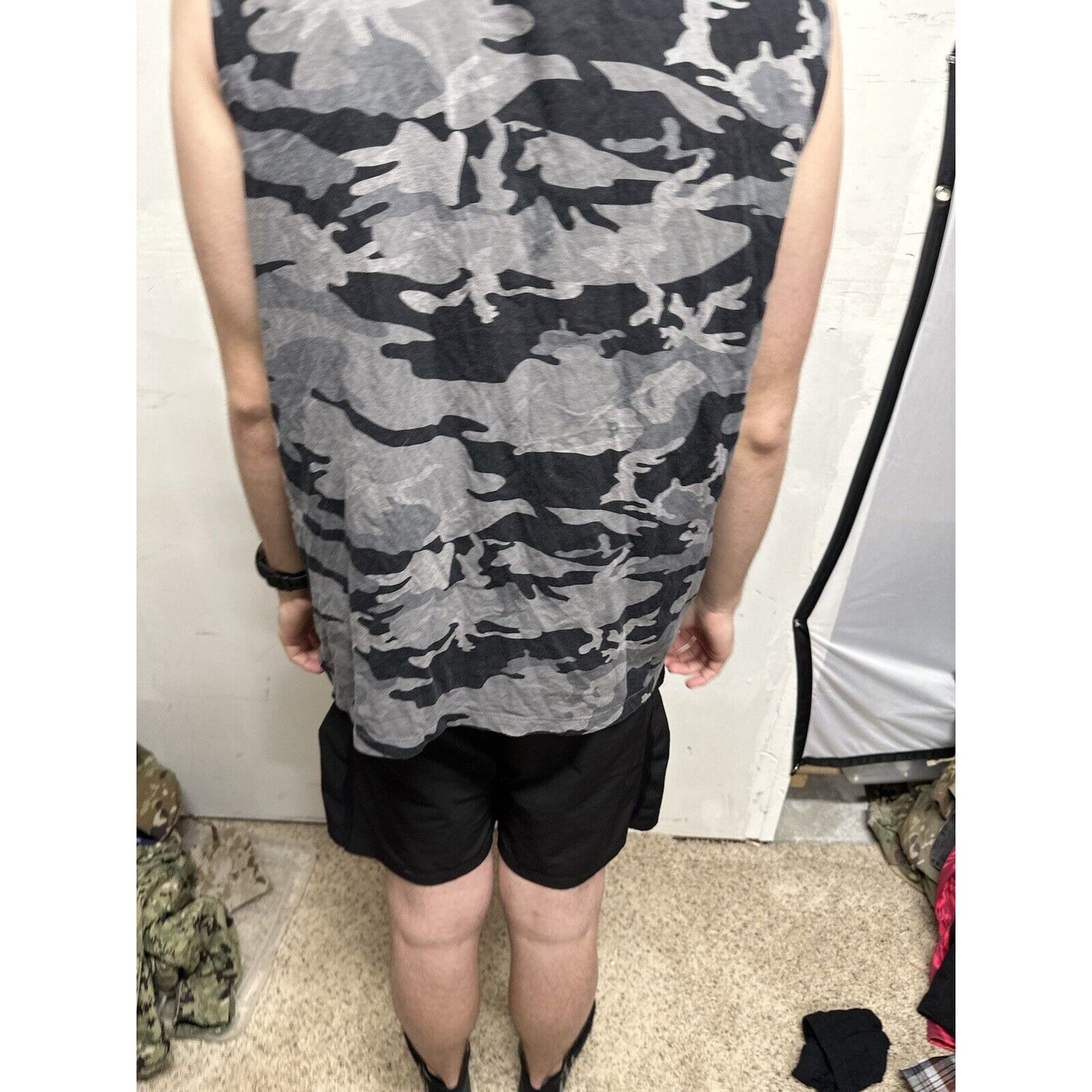 Teen boys 2XL Grey Hoodie Jurassic Park Sleeveless