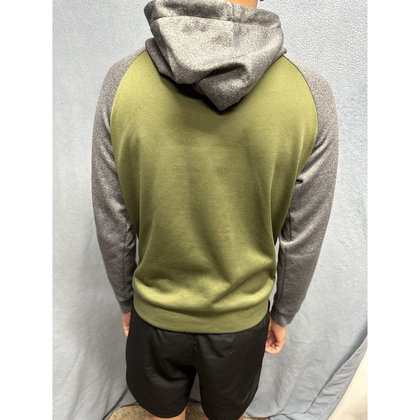 Men’s Green And Gray Pull Over Hoodie Medium Aeropostale