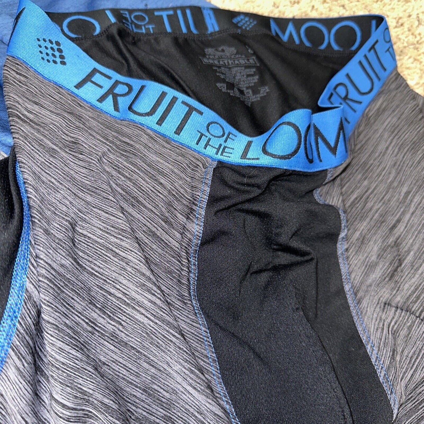 Men’s Large Fruit Of The Loom Black And Gray Boxer Briefs