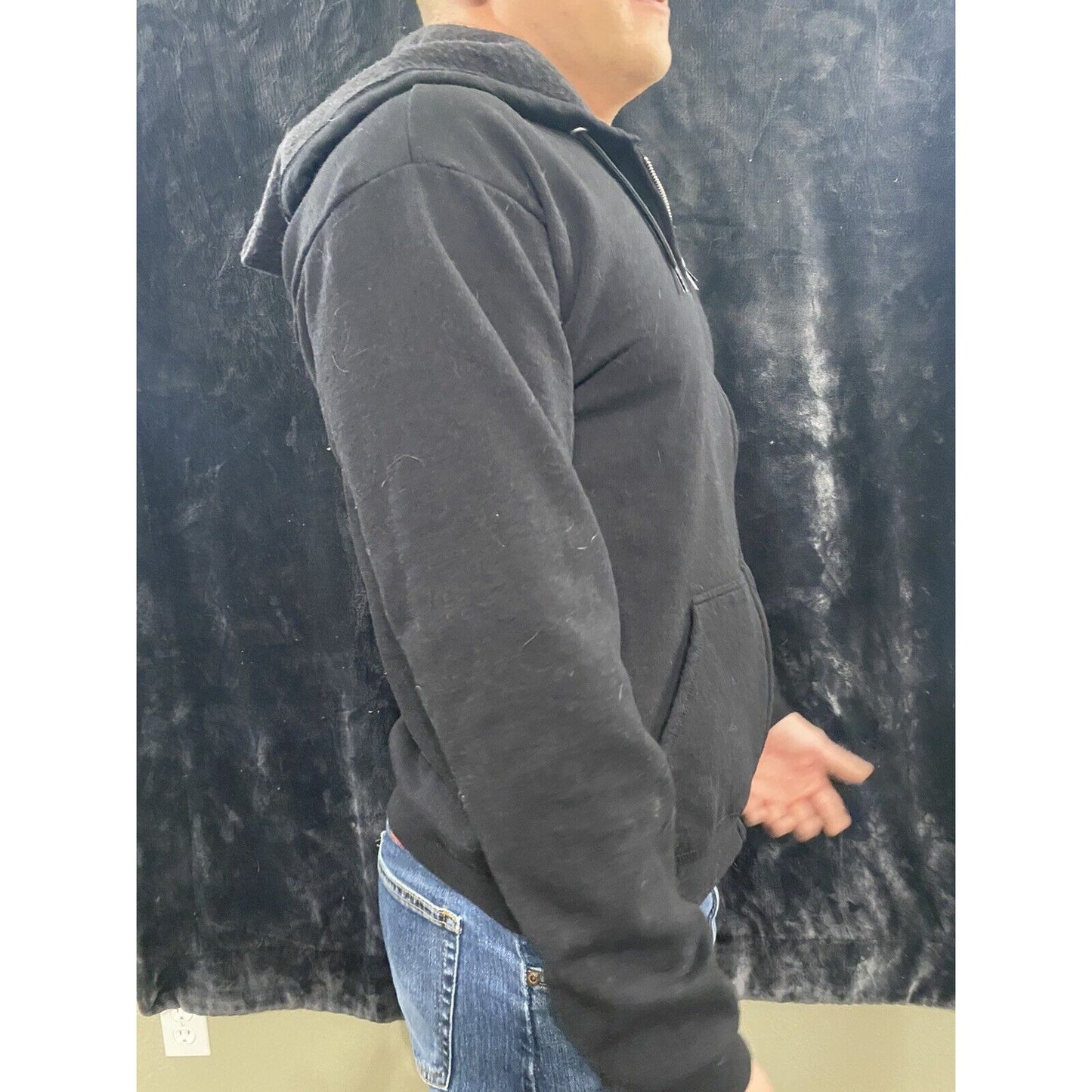 Hanes Men’ s Black Zip-up Hoodie Medium