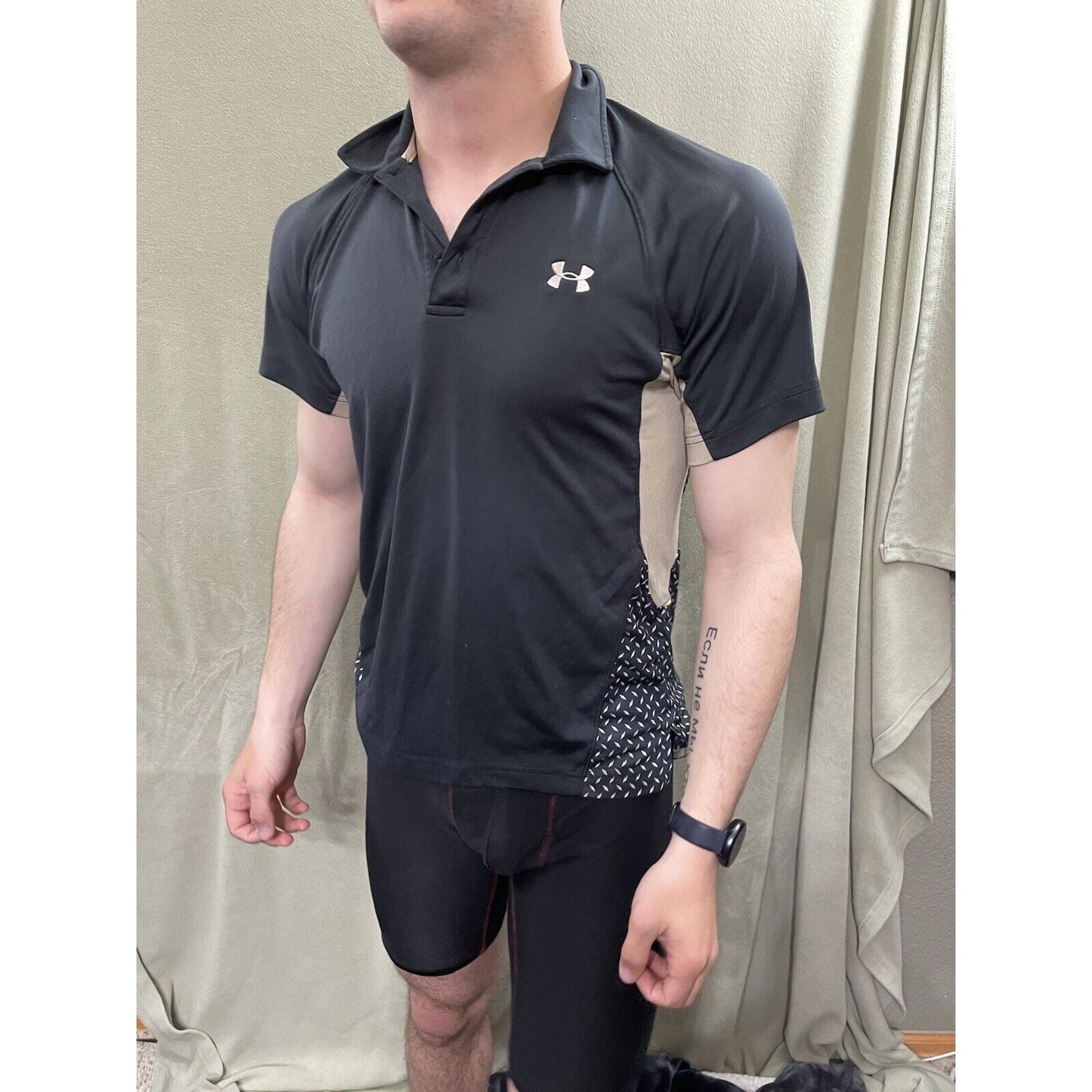 Men’s Small Under Armour Black & Tan Polo Shirt Cool Design