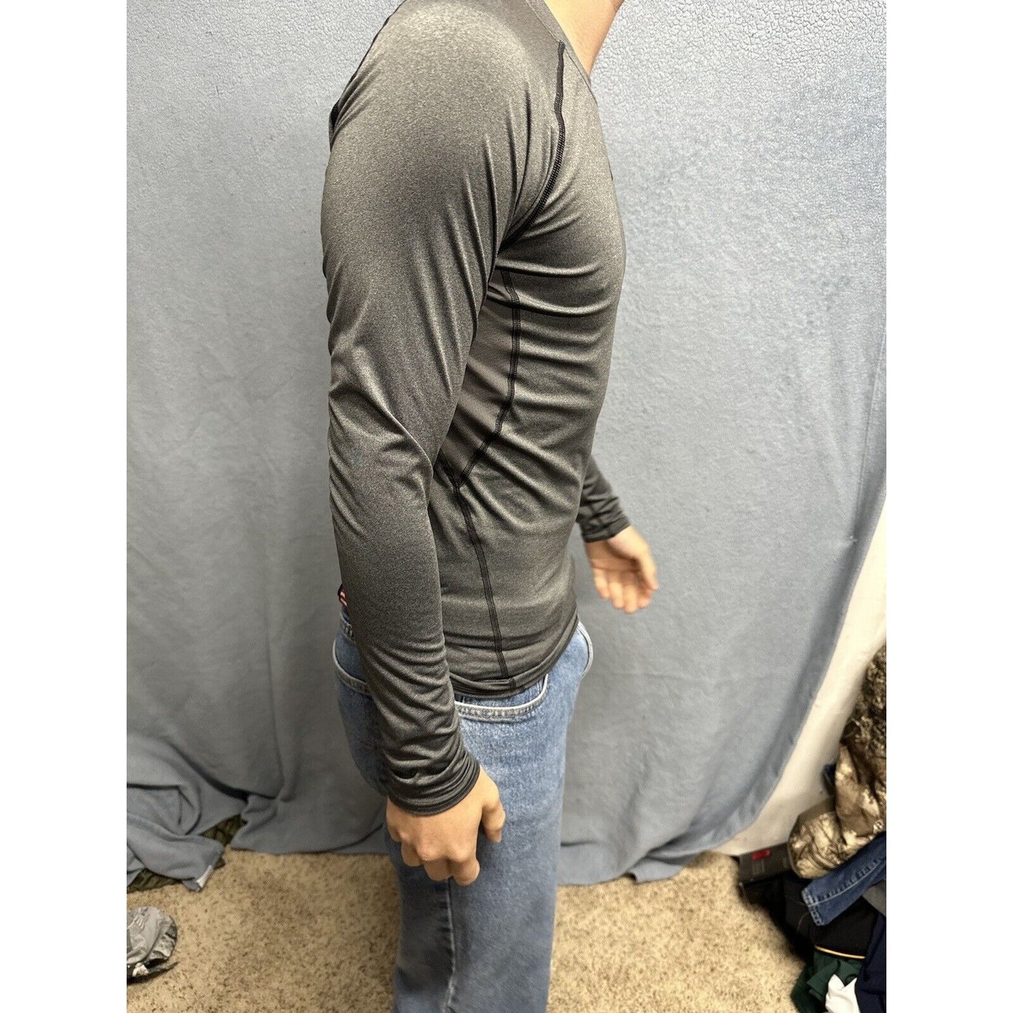 Men’s Large Gray Under Armour Compression Long Sleeve Pullover Shirt Athletic