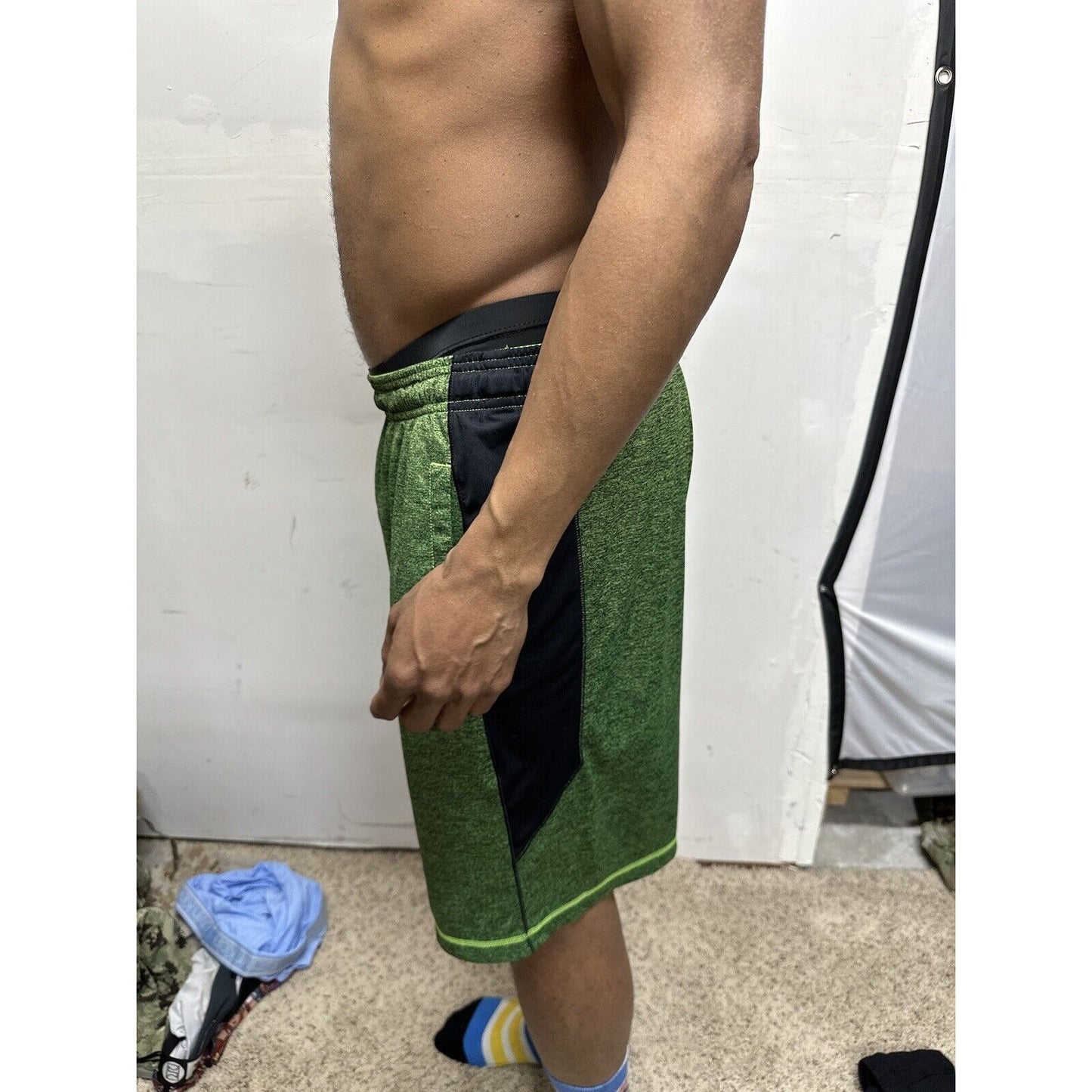 Men’s Green Large Under Armour Athletic Shorts