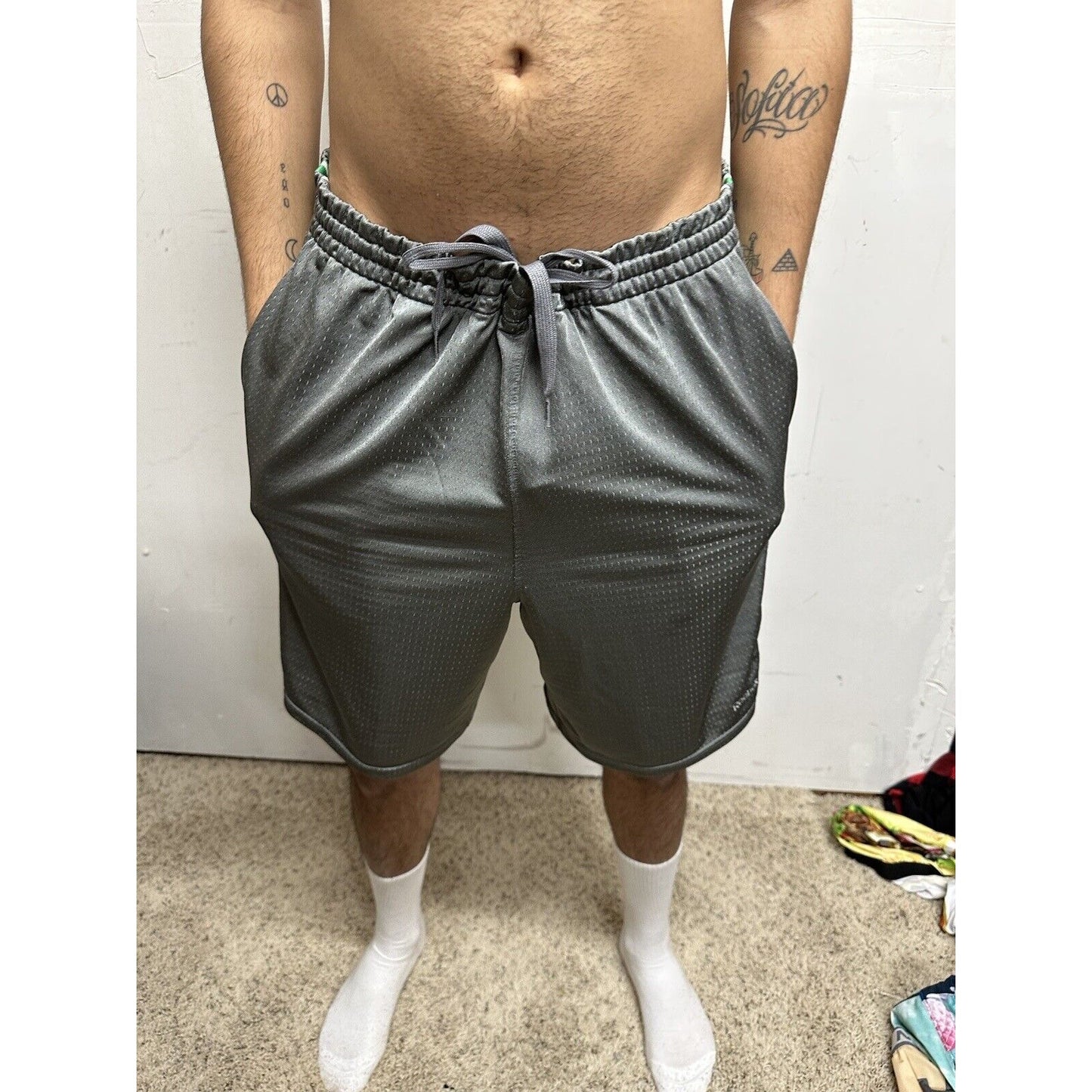 Men’s Gray Reebok XL Basketball Shorts