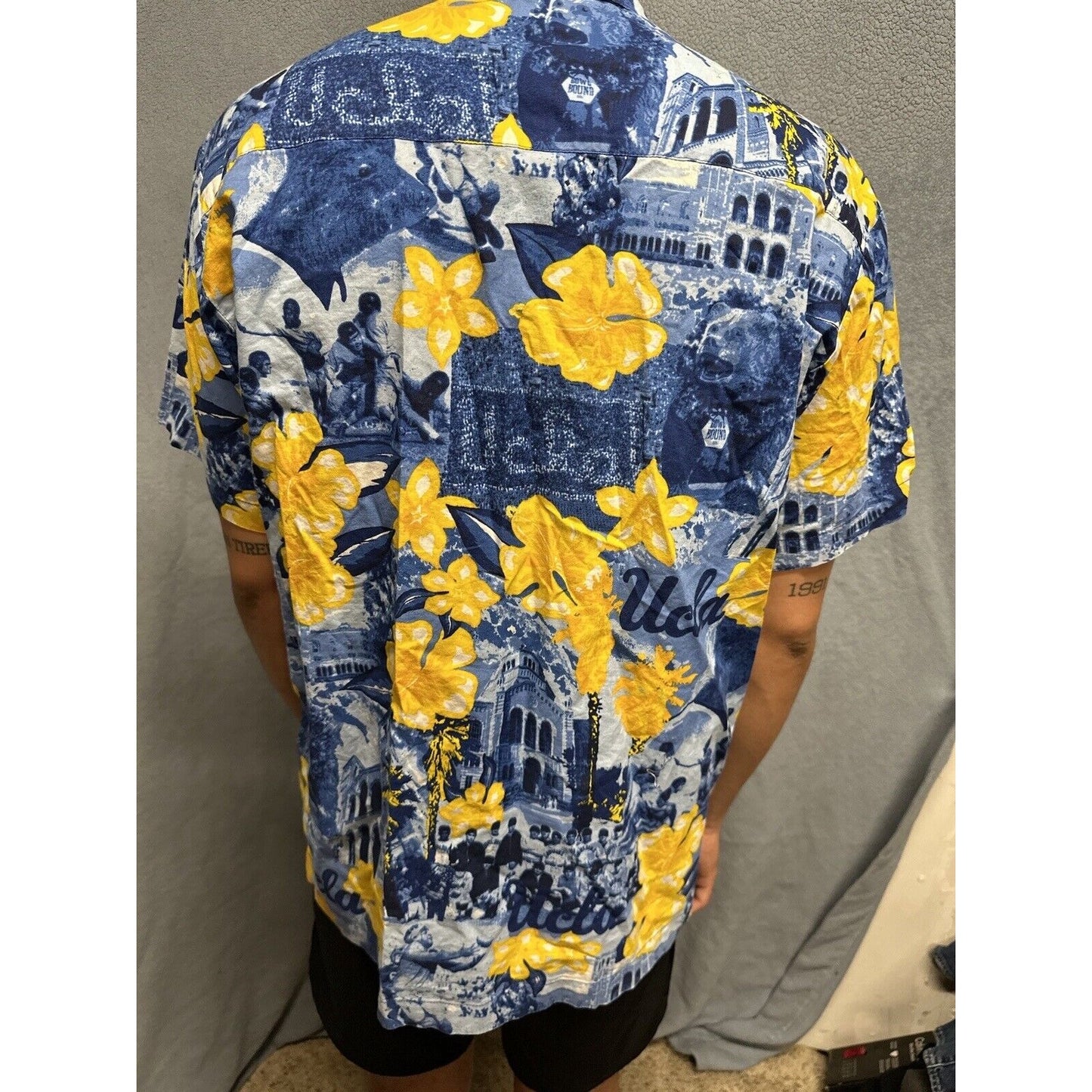 Men’s Medium Social Awearness Blue Yellow UCLA Button Up Shirt Short Sleeve