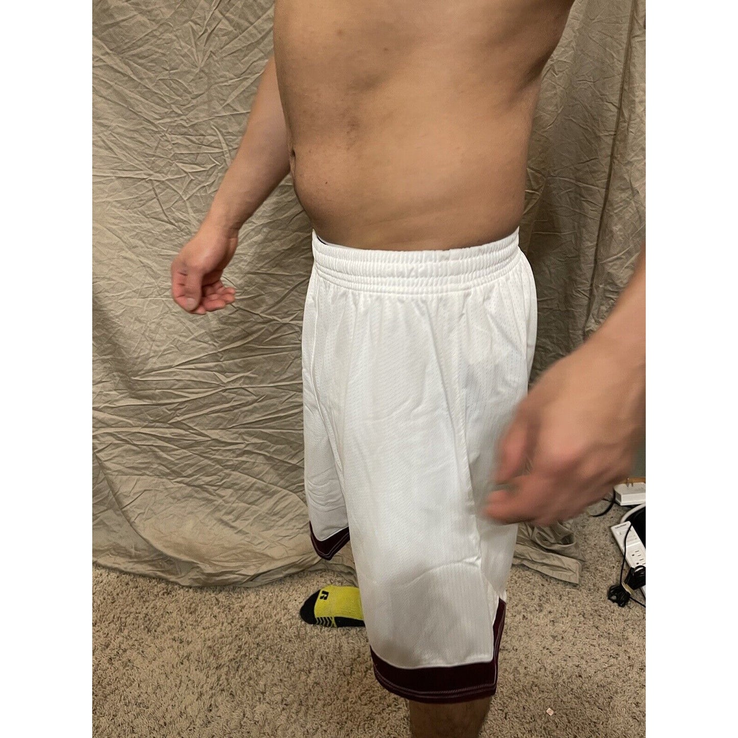 Boy's under armour Youth XL white and Maroon Lacrosse style shorts no pockets