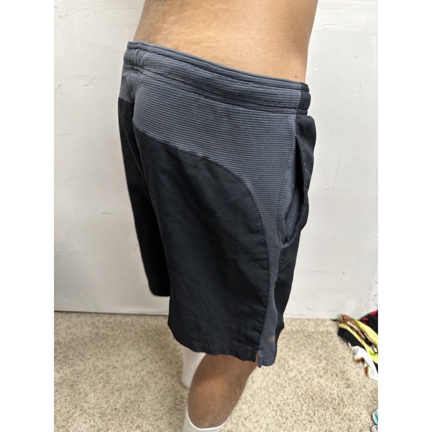 Men’s Small Black Starter Athletic Shorts