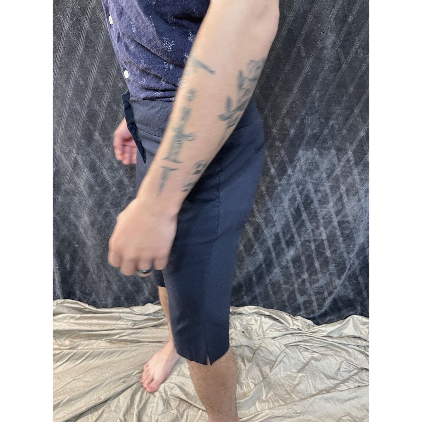 woman’s size 8 navy blue harve benard shorts