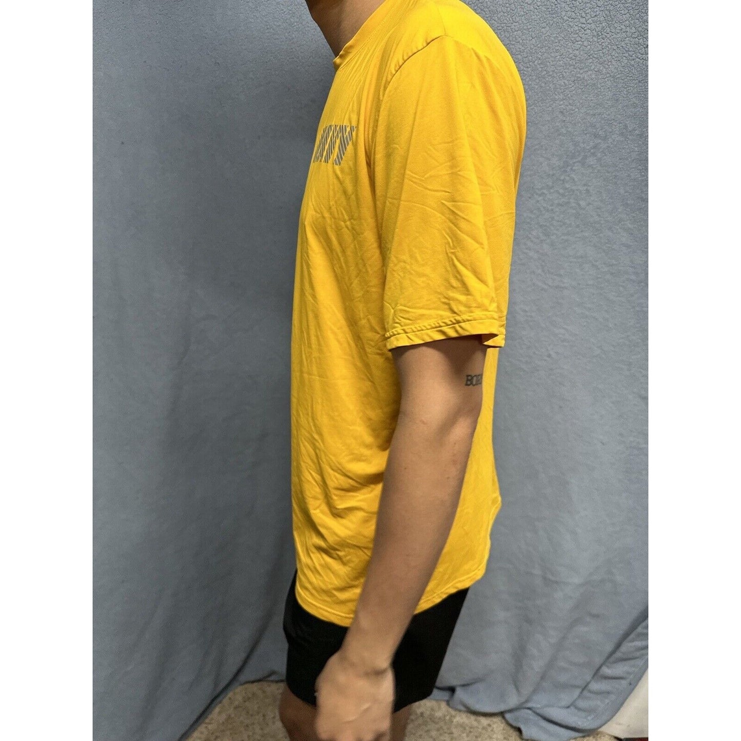 Men’s Yellow New Balance Large US Navy Pt Uniform Athletic Workout Shirt Large