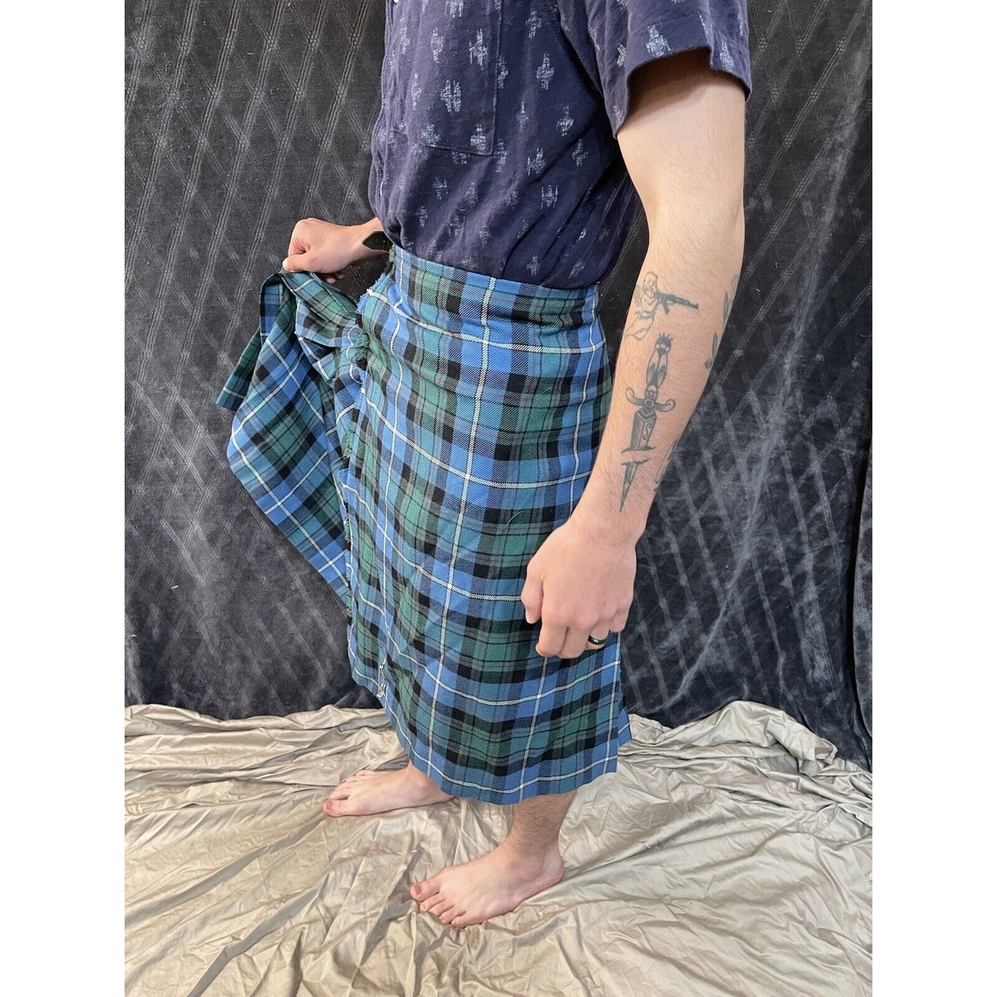 men’s kilt woman’s skirt 45” across stretched out plaid green and blue