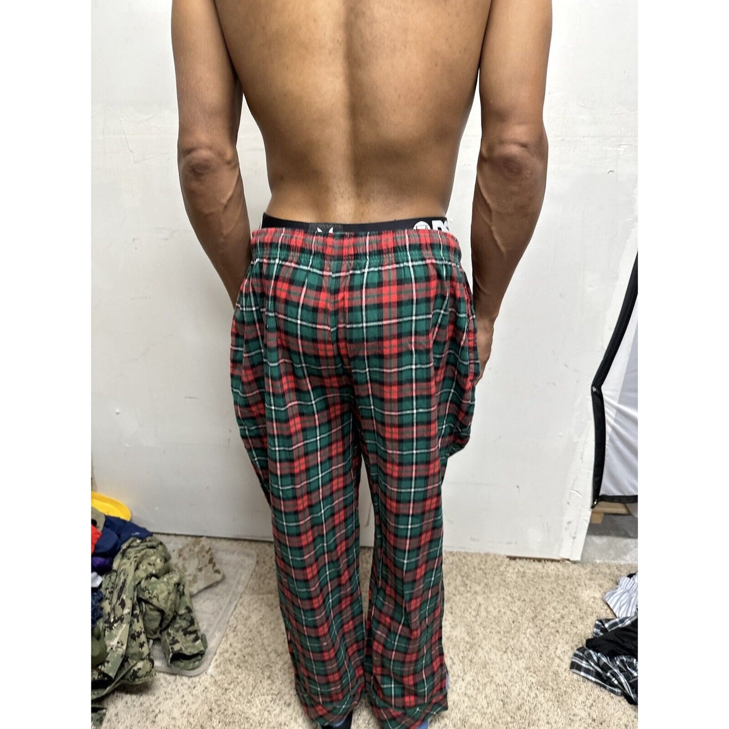 Men’s Red And Green Plaid Pajamgram Large Lounge Pants Pajamas