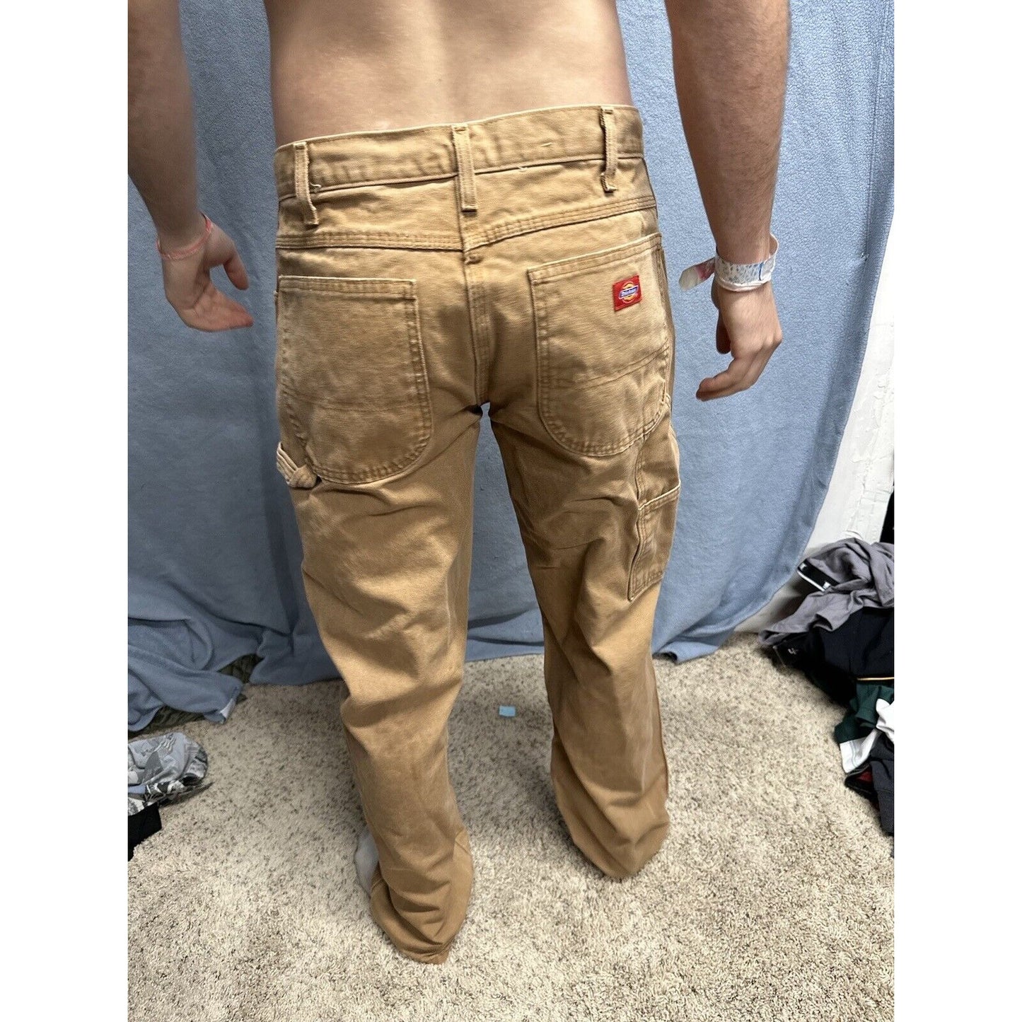 Men’s Khaki Dickies Relaxed Fit 32 X 34 Cargo Pants