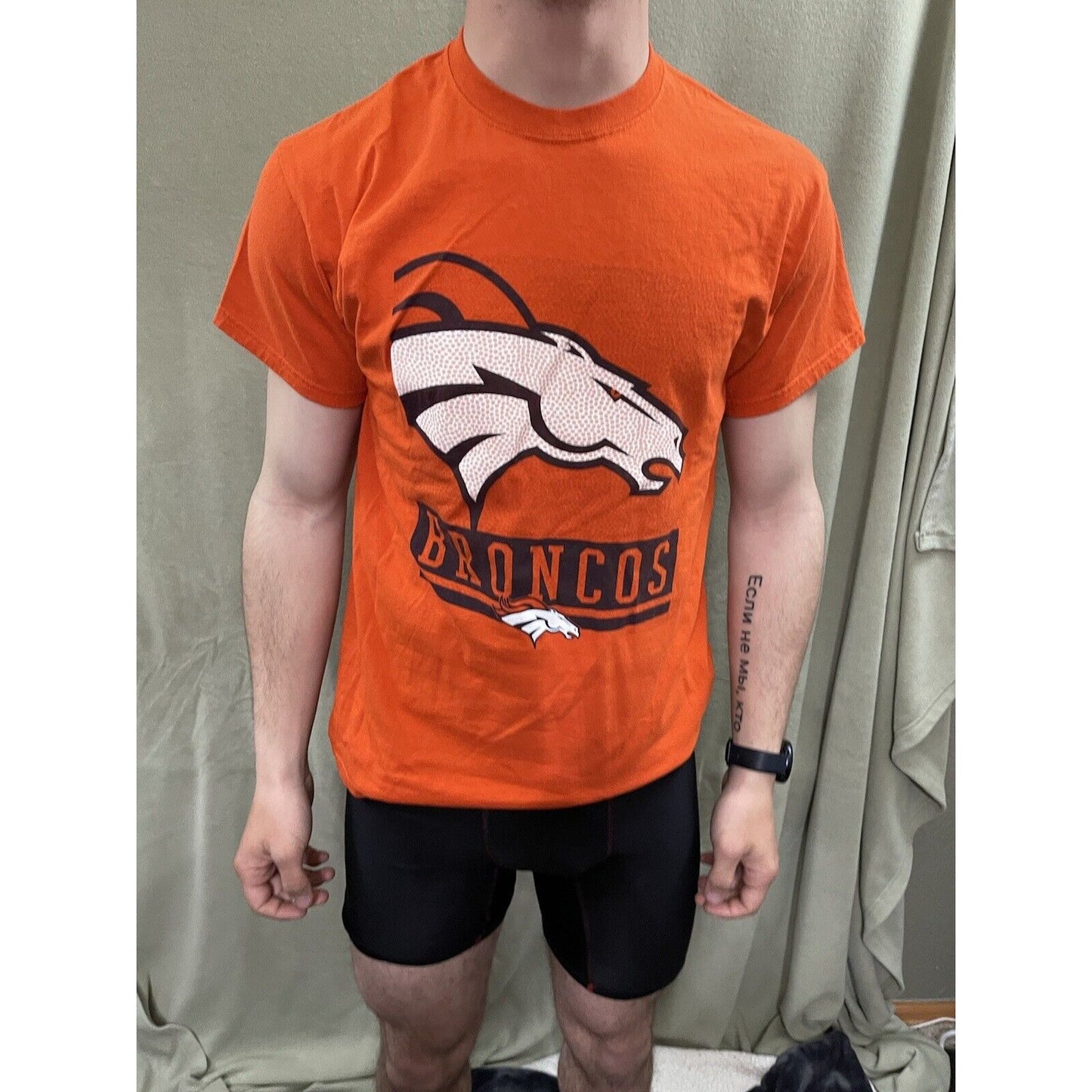 Denver Broncos Football Orange NFL Team Apparel T-Shirt Medium Excellent Cond