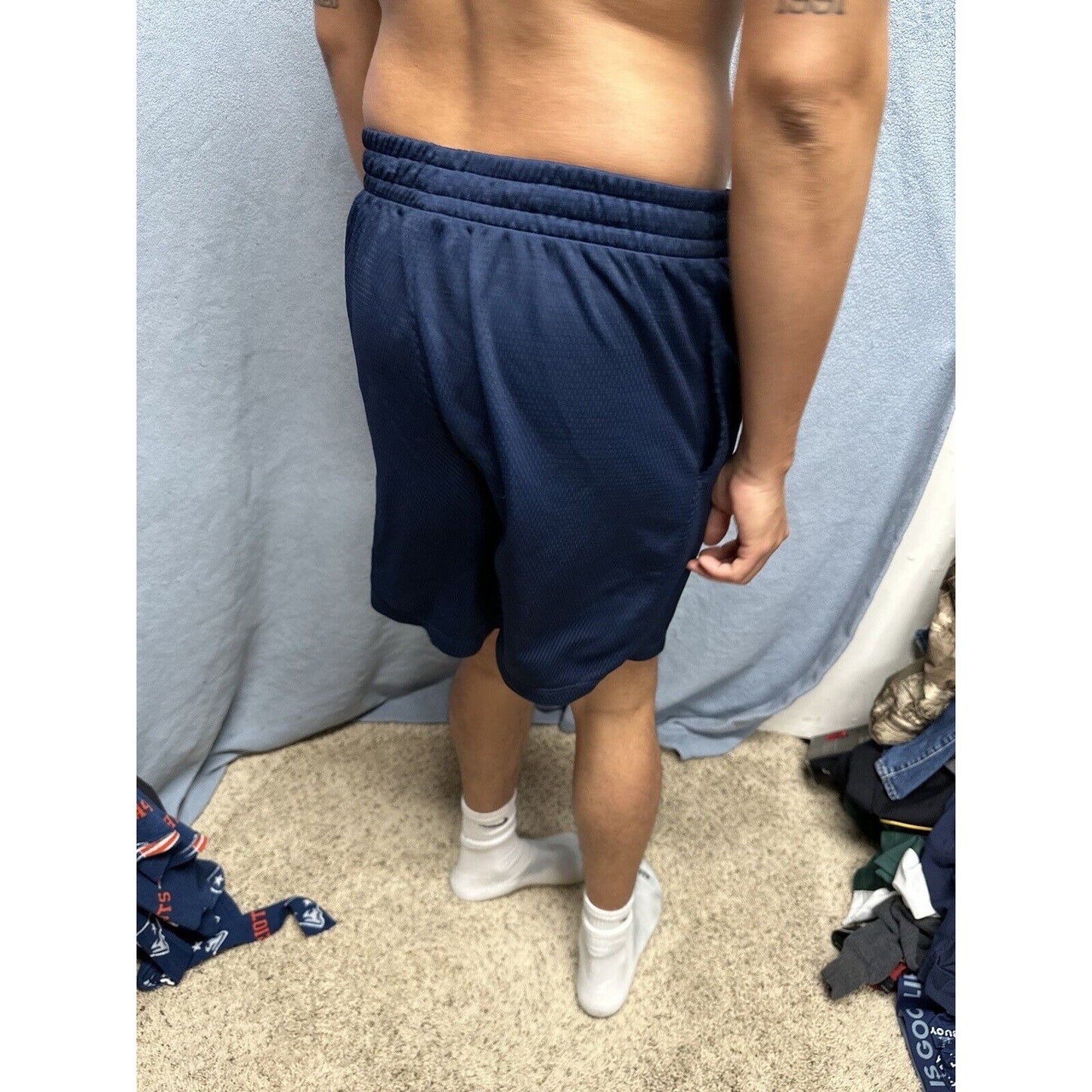Men’s Dark Blue Athletic Works Medium Shorts 32-34 With Pockets