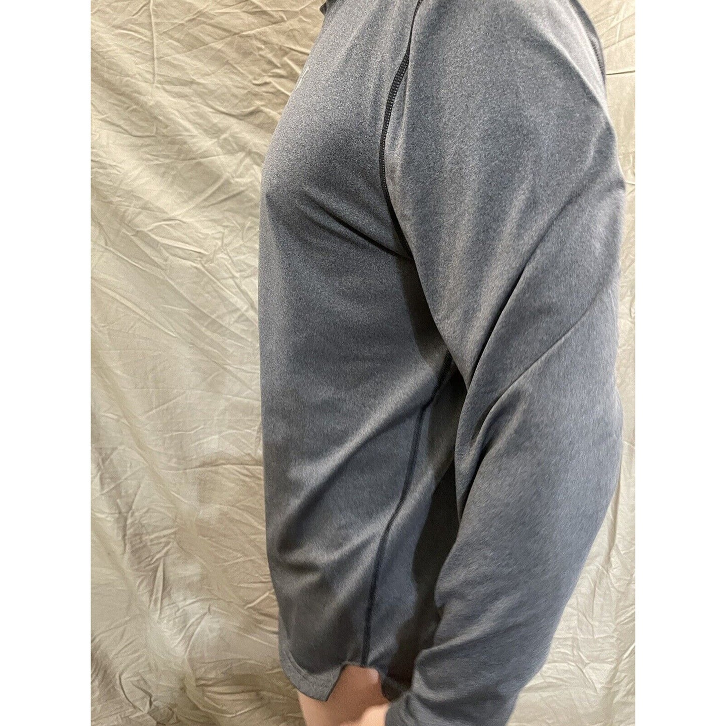 Men's Gray Under Armour 2XL fitted long sleeve pullover shirt