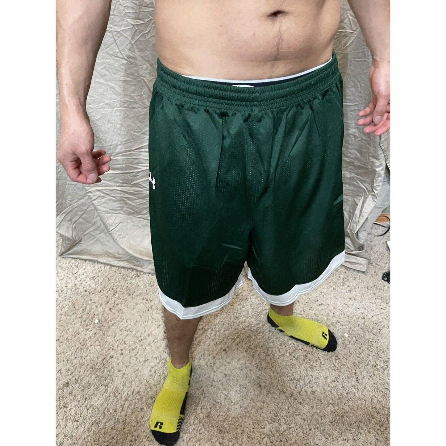 Boy's under armour Youth XL Deep Green Lacrosse style shorts no pockets