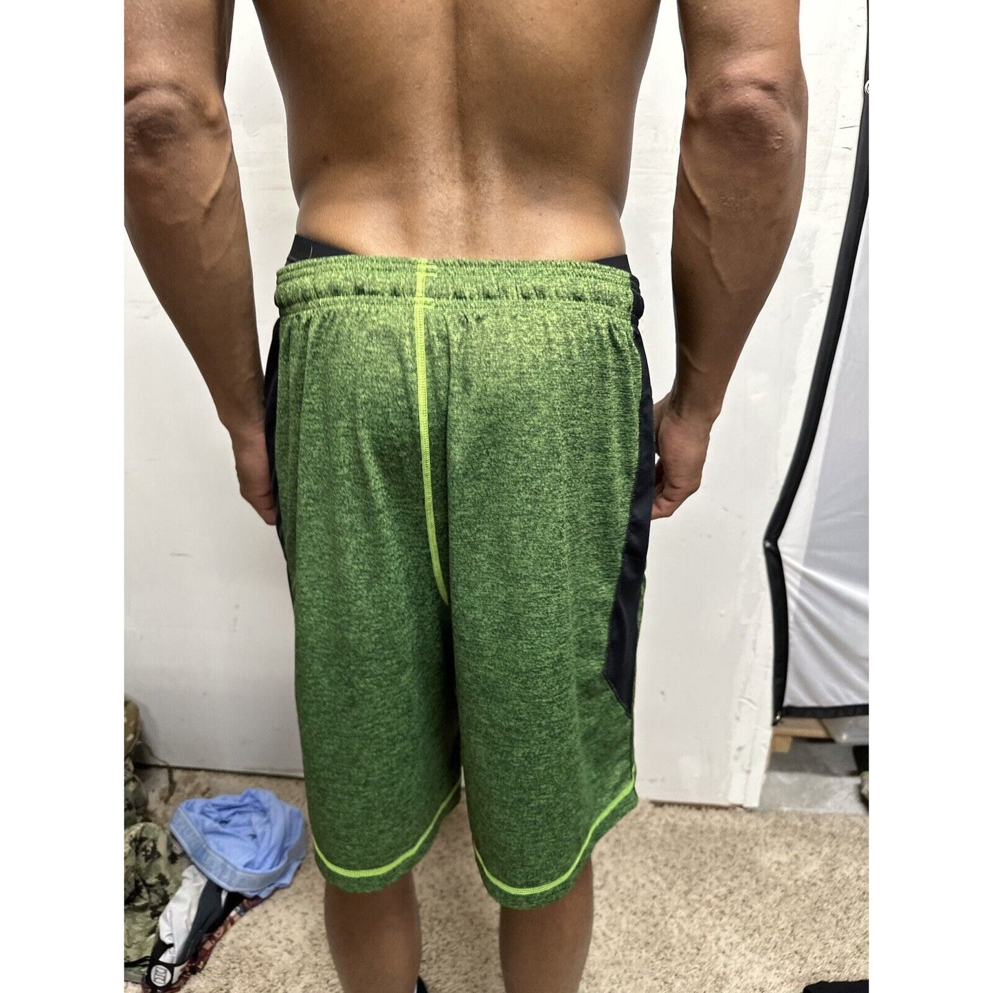 Men’s Green Large Under Armour Athletic Shorts
