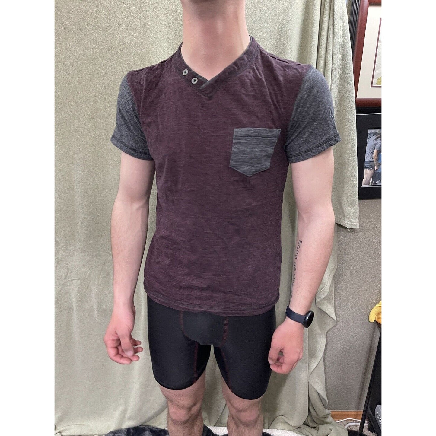 Men's American Republic Dry Goods Dark Red Short Sleeve V-Neck Size Small