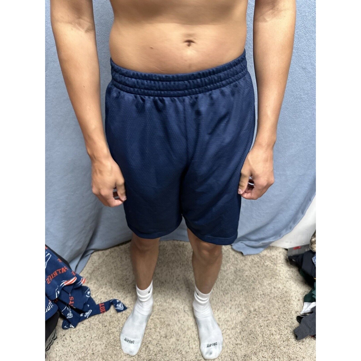 Men’s Dark Blue Athletic Works Medium Shorts 32-34 With Pockets